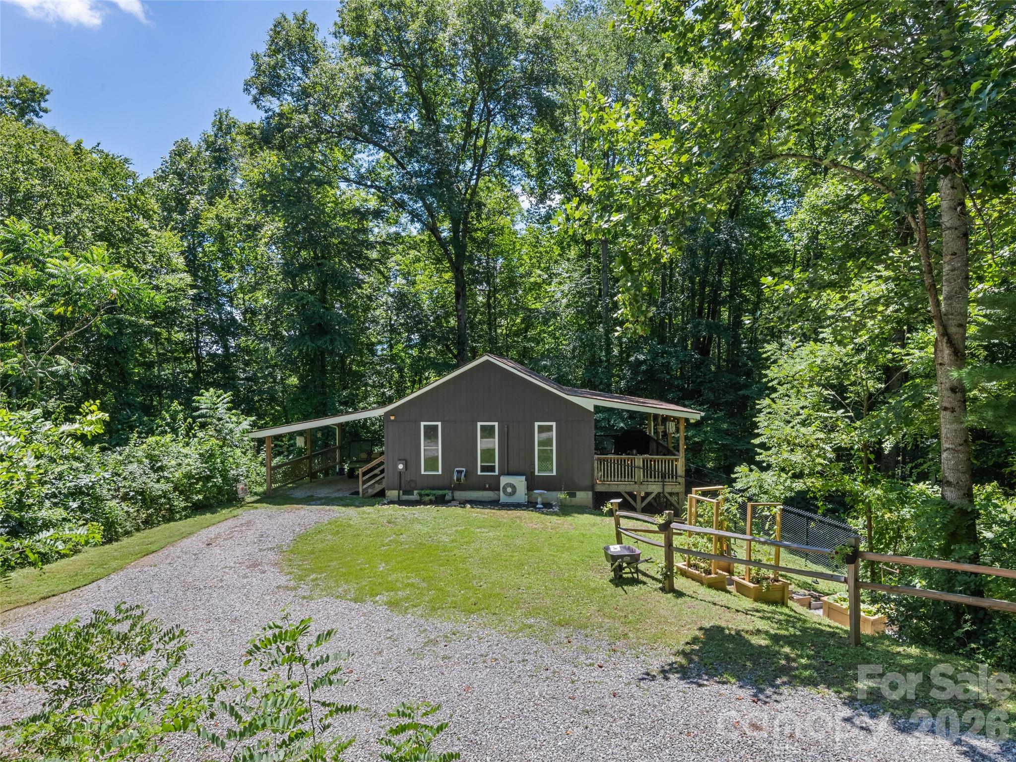 322 Mckinzie Place Property Photo 8