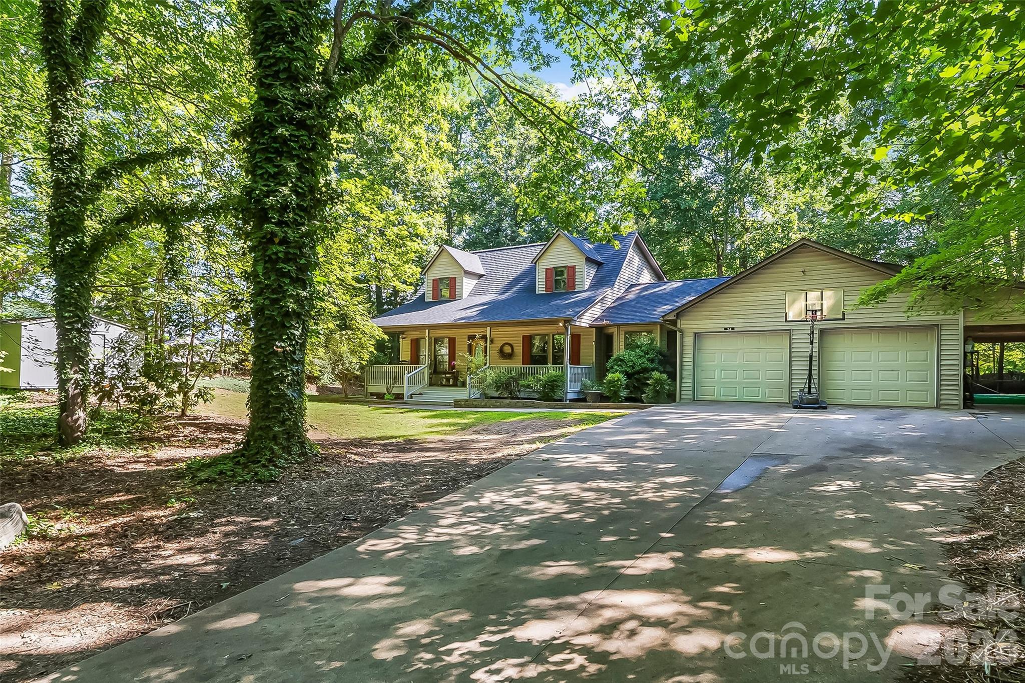 34 Lakeside Drive Property Photo 2