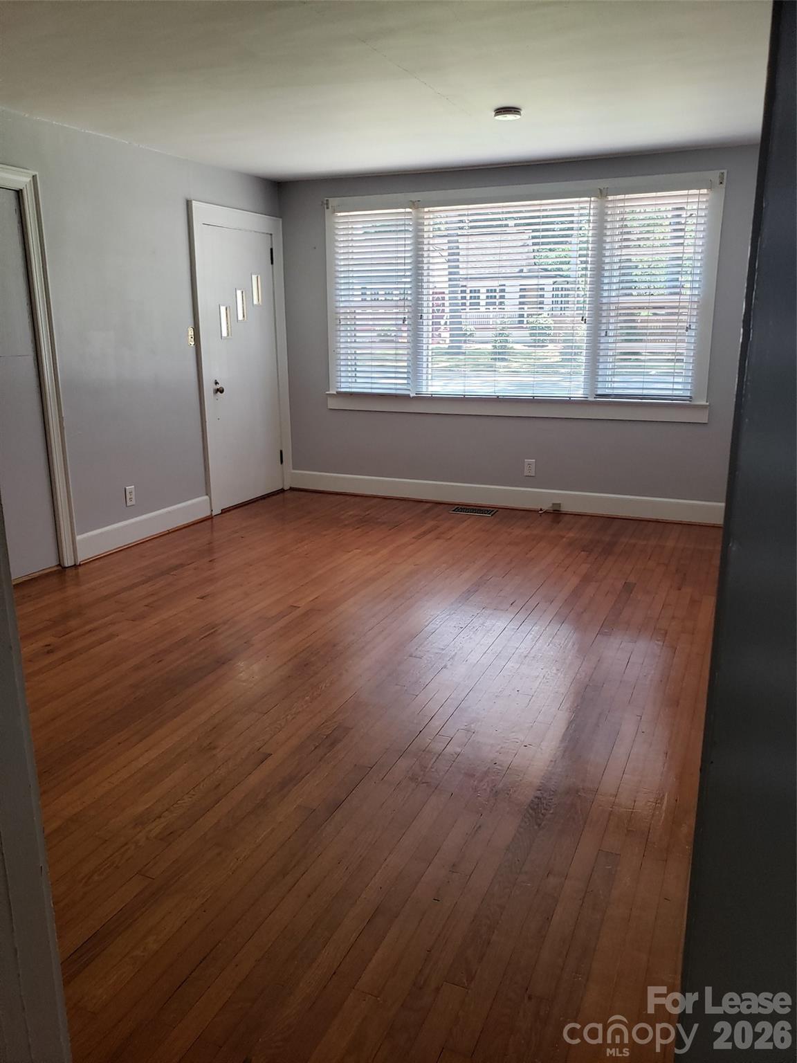 938 W Warren Street Property Photo 3