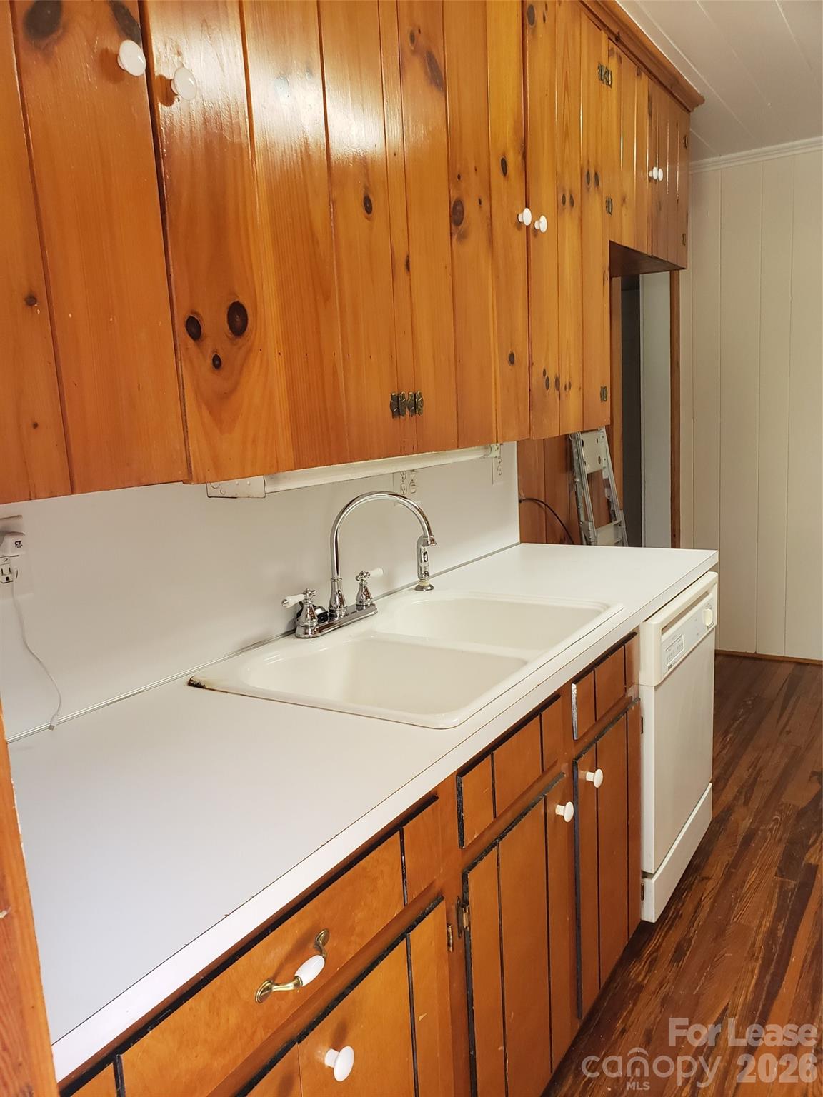 938 W Warren Street Property Photo 4