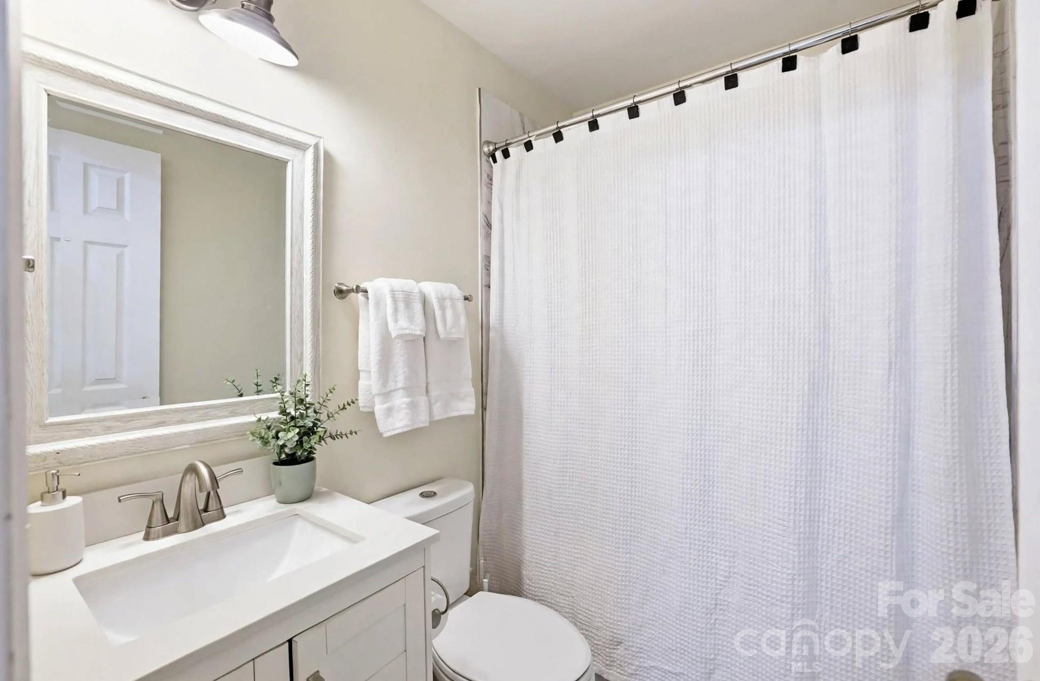 131 Midwood Lane Property Photo 9