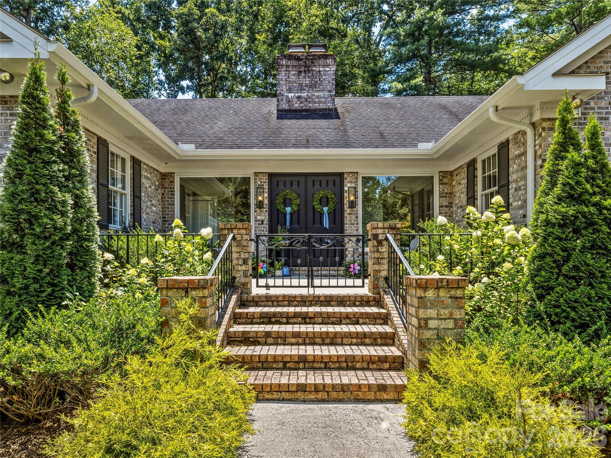 4 Hemlock Road Property Photo 1