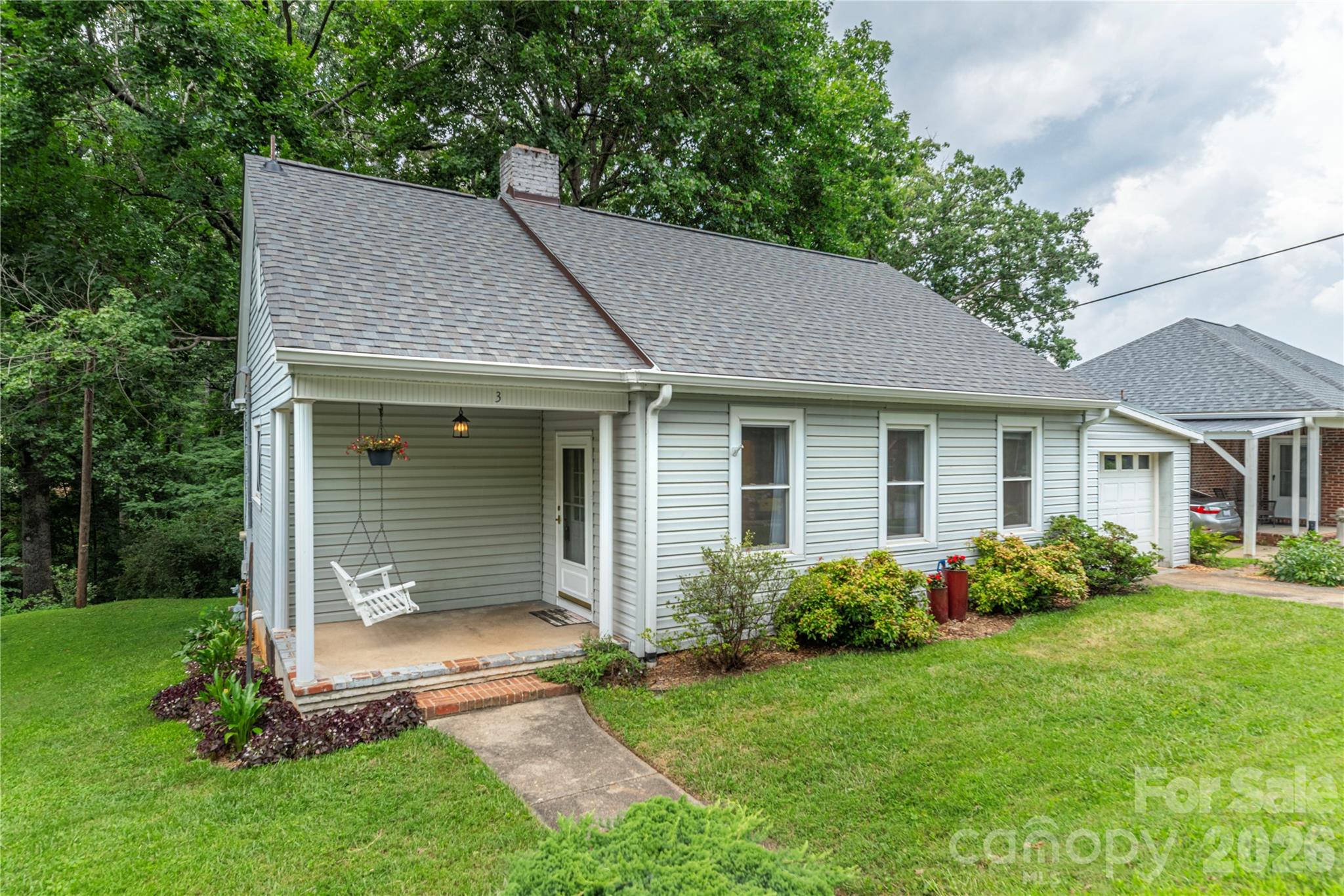 3 Enka Oak Street Property Photo 1