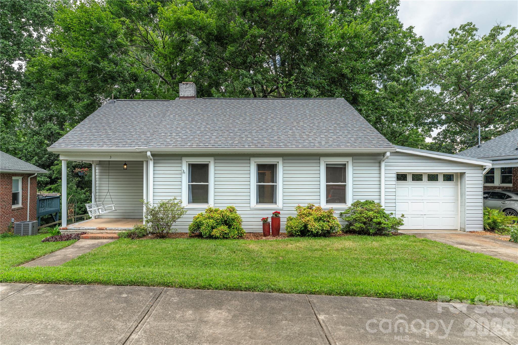 3 Enka Oak Street Property Photo 3