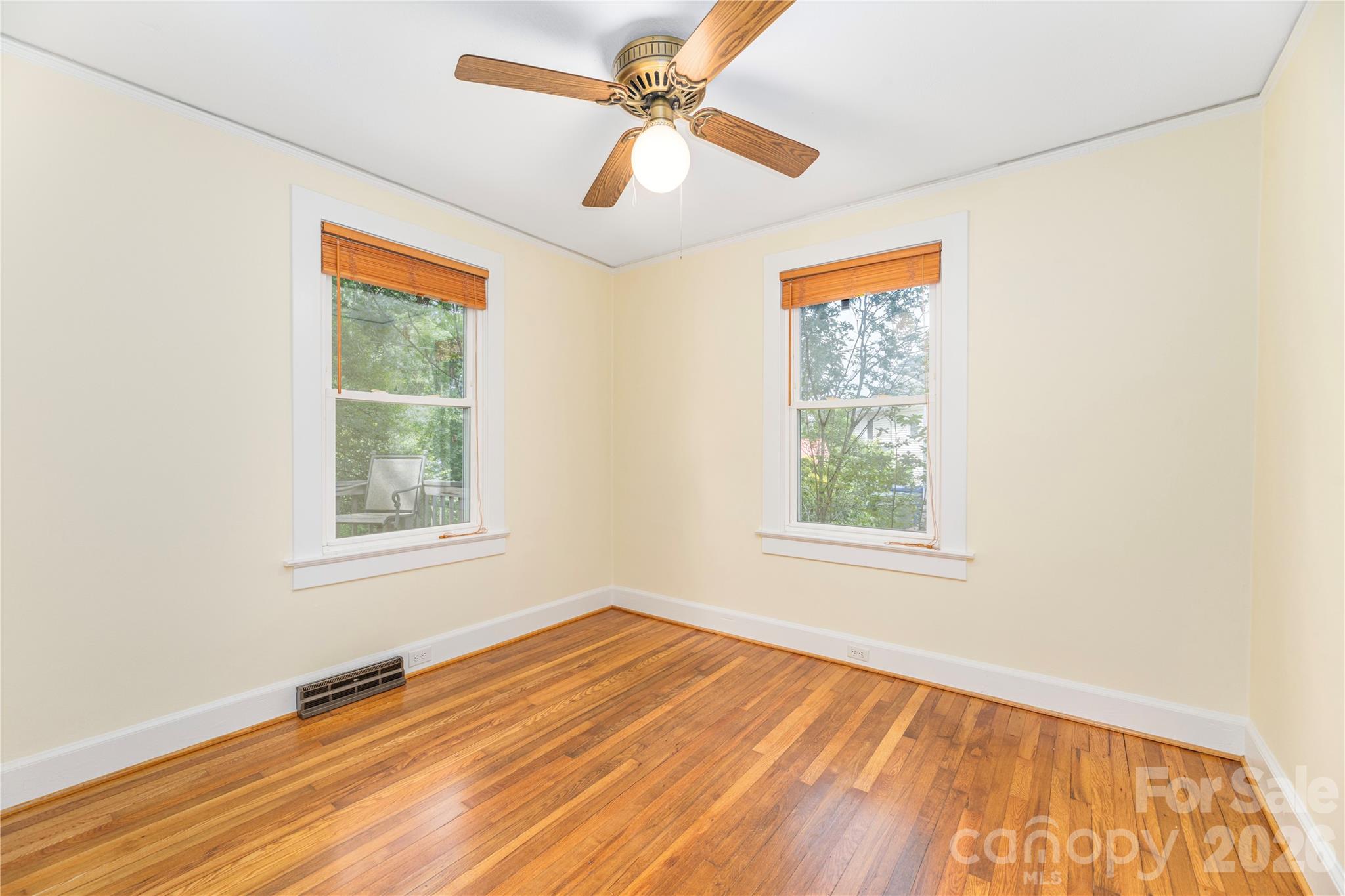 3 Enka Oak Street Property Photo 14