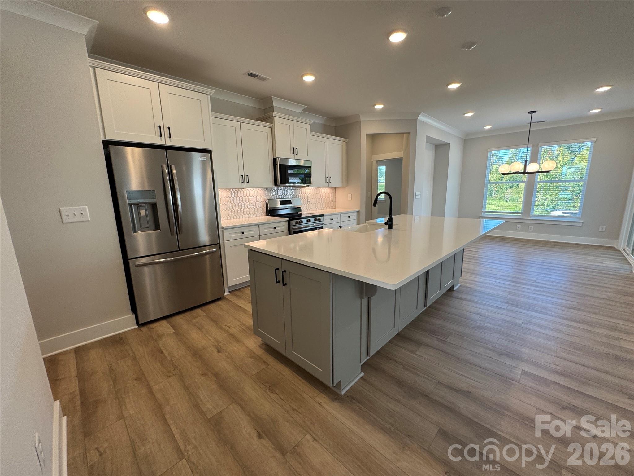 1429 Ardmore Drive Property Photo 4