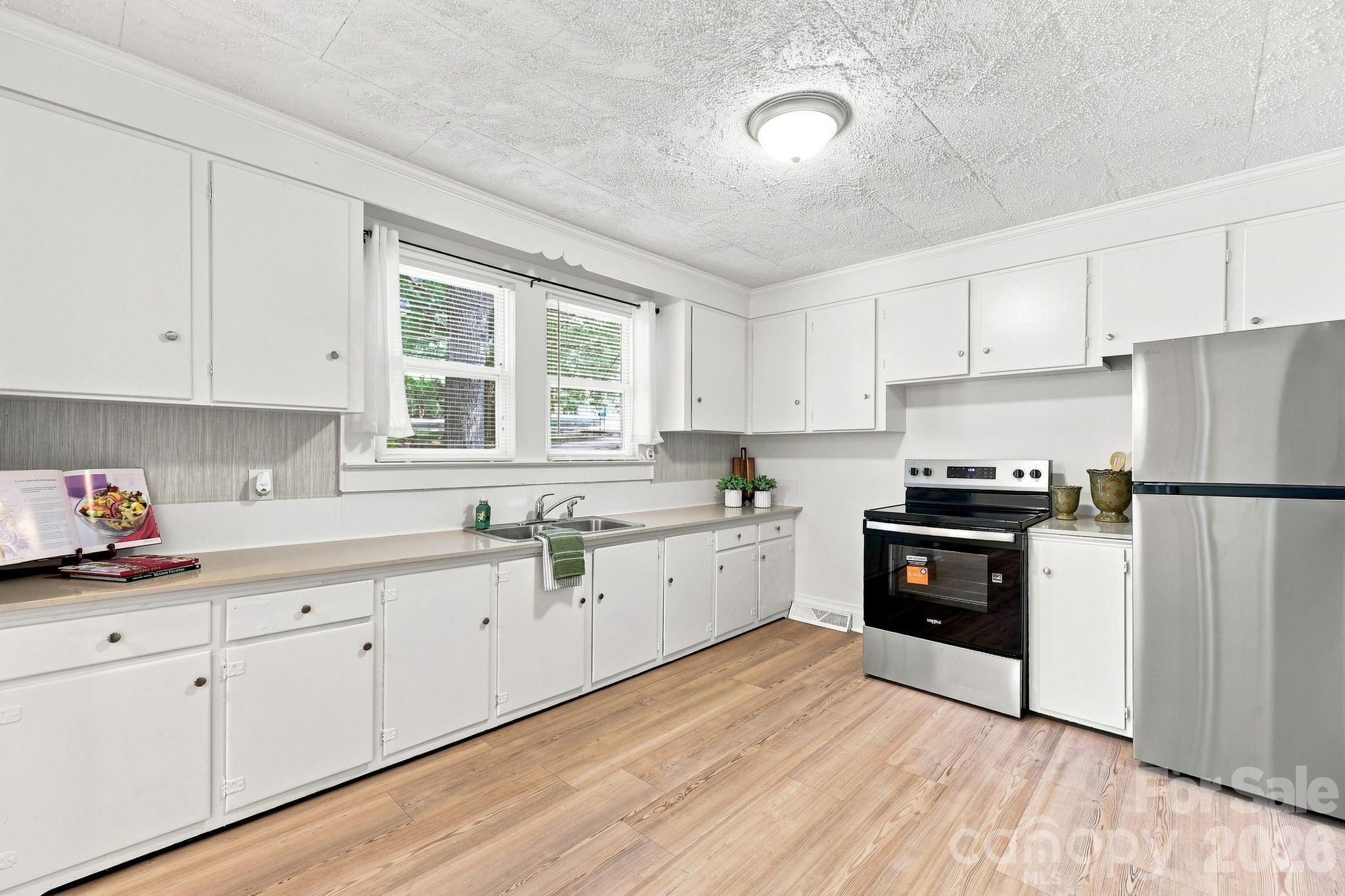 74 Pinecrest Drive Property Photo 2