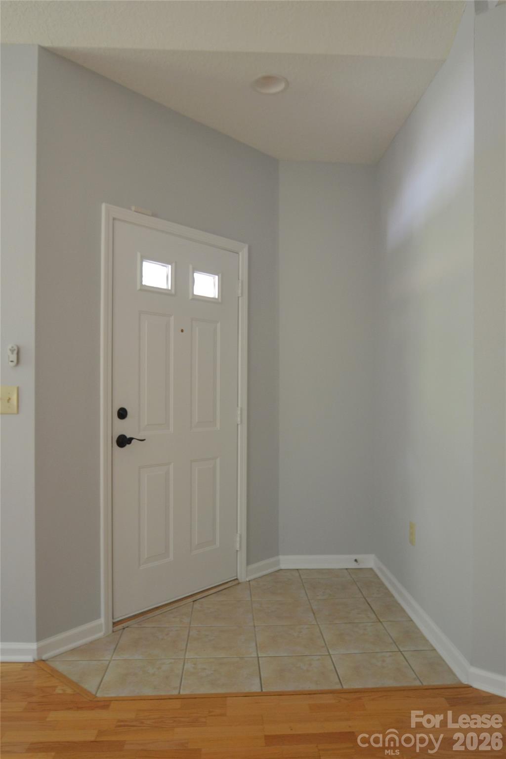 8035 Sultana Circle Property Photo 3