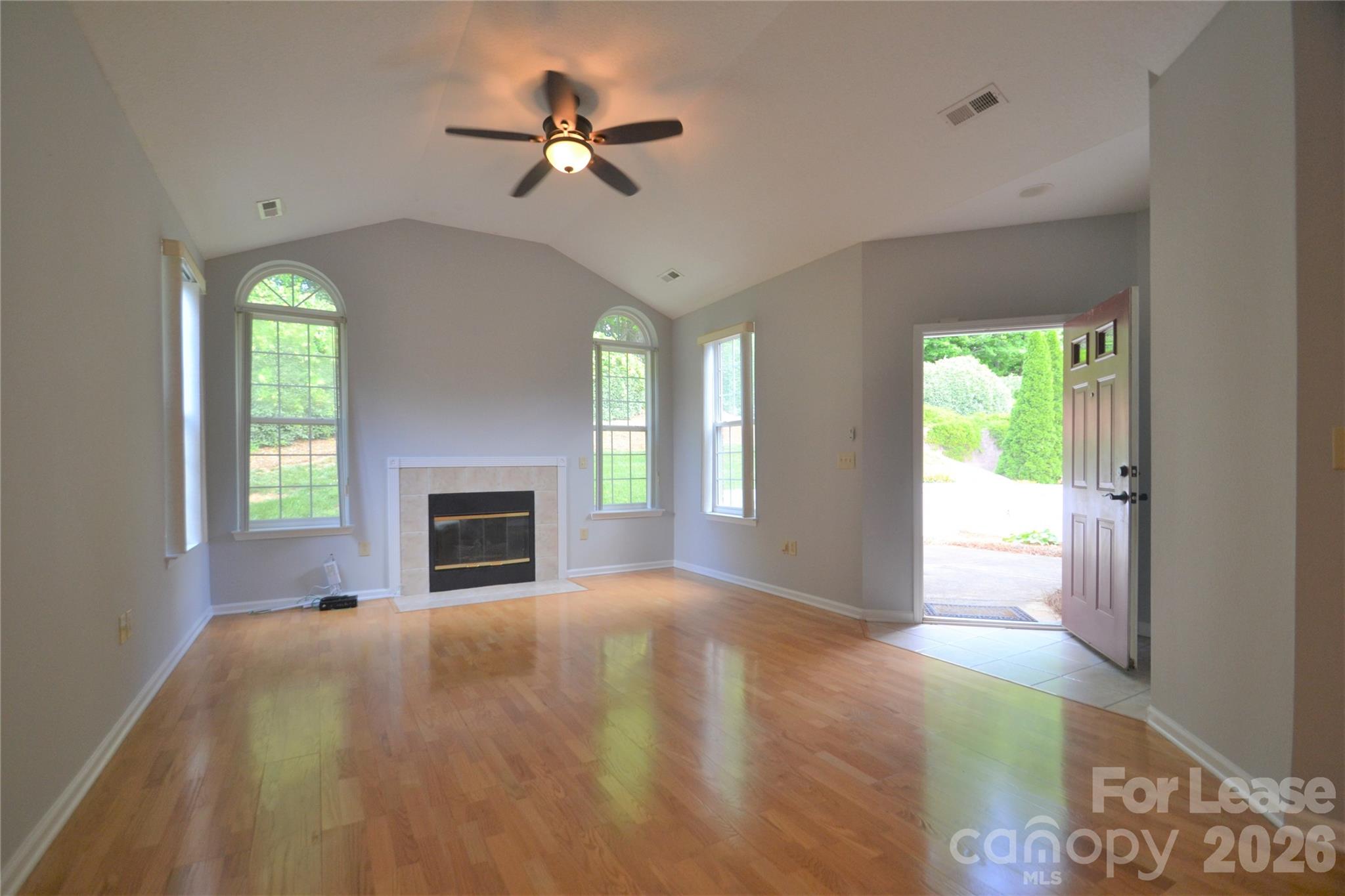 8035 Sultana Circle Property Photo 4