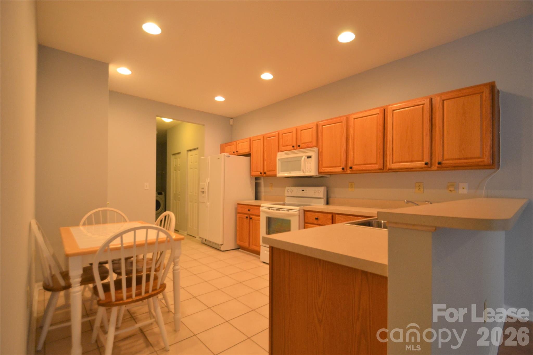 8035 Sultana Circle Property Photo 7