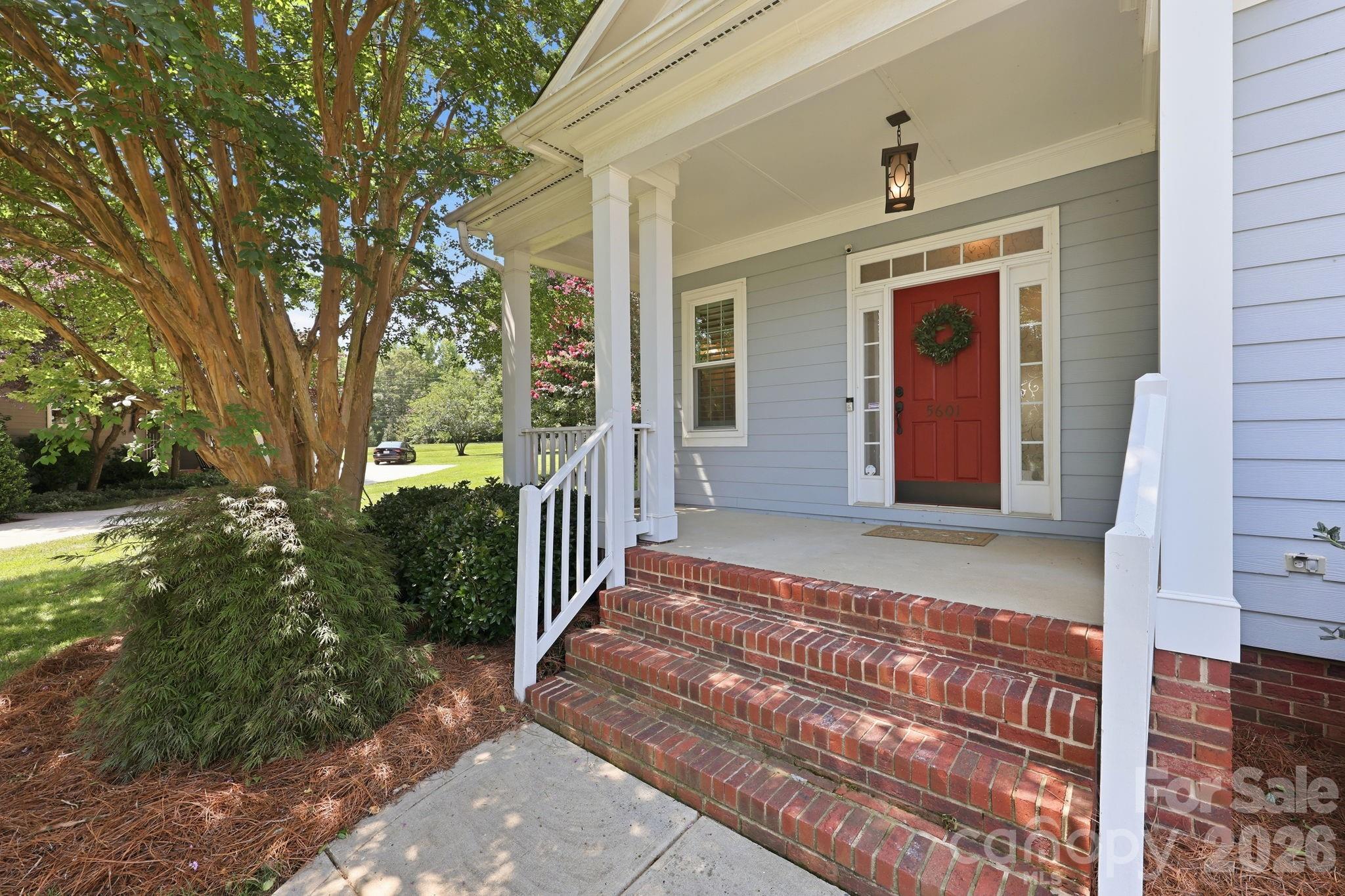 5601 Underwood Avenue Property Photo 4