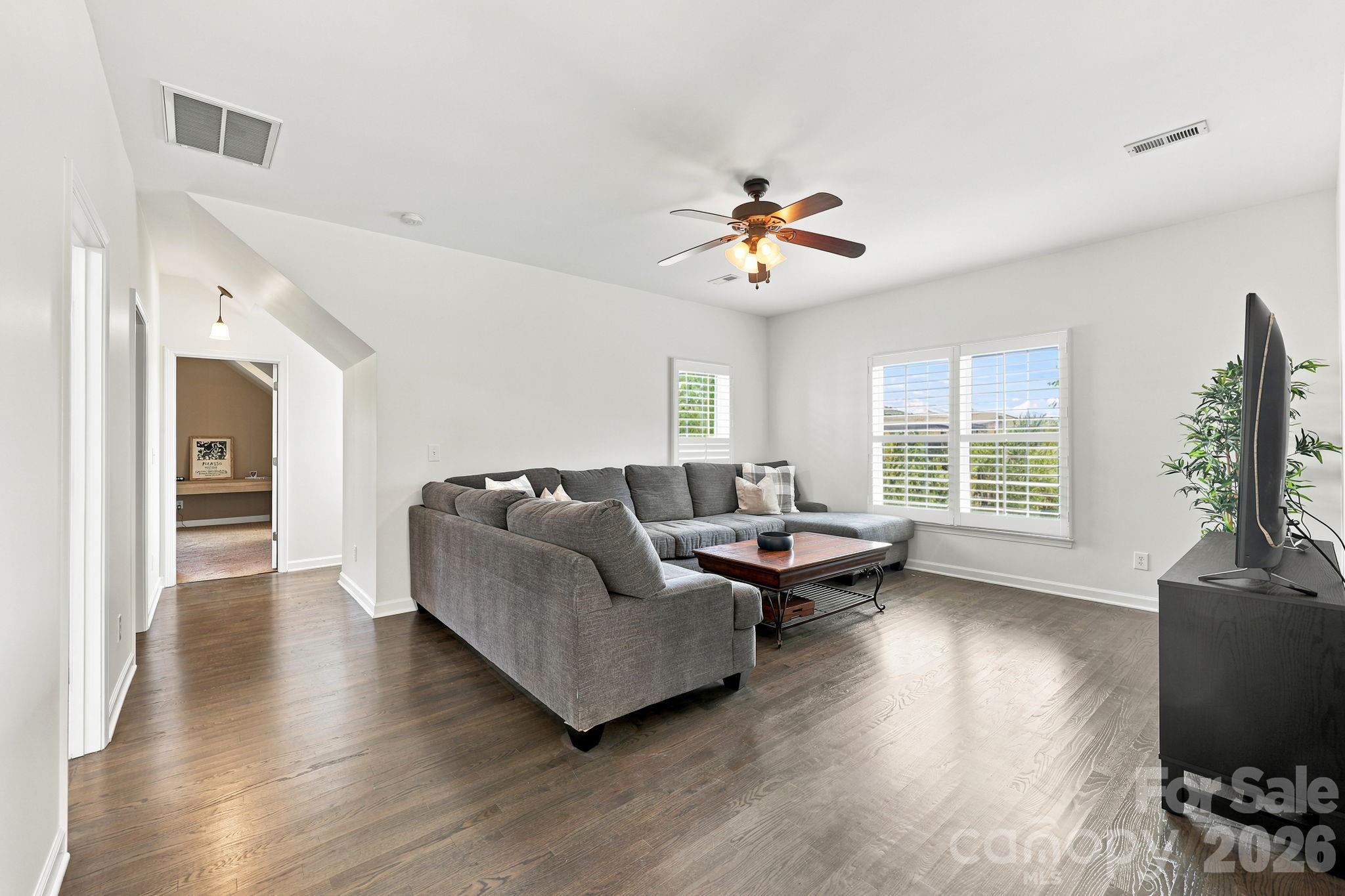 5601 Underwood Avenue Property Photo 30
