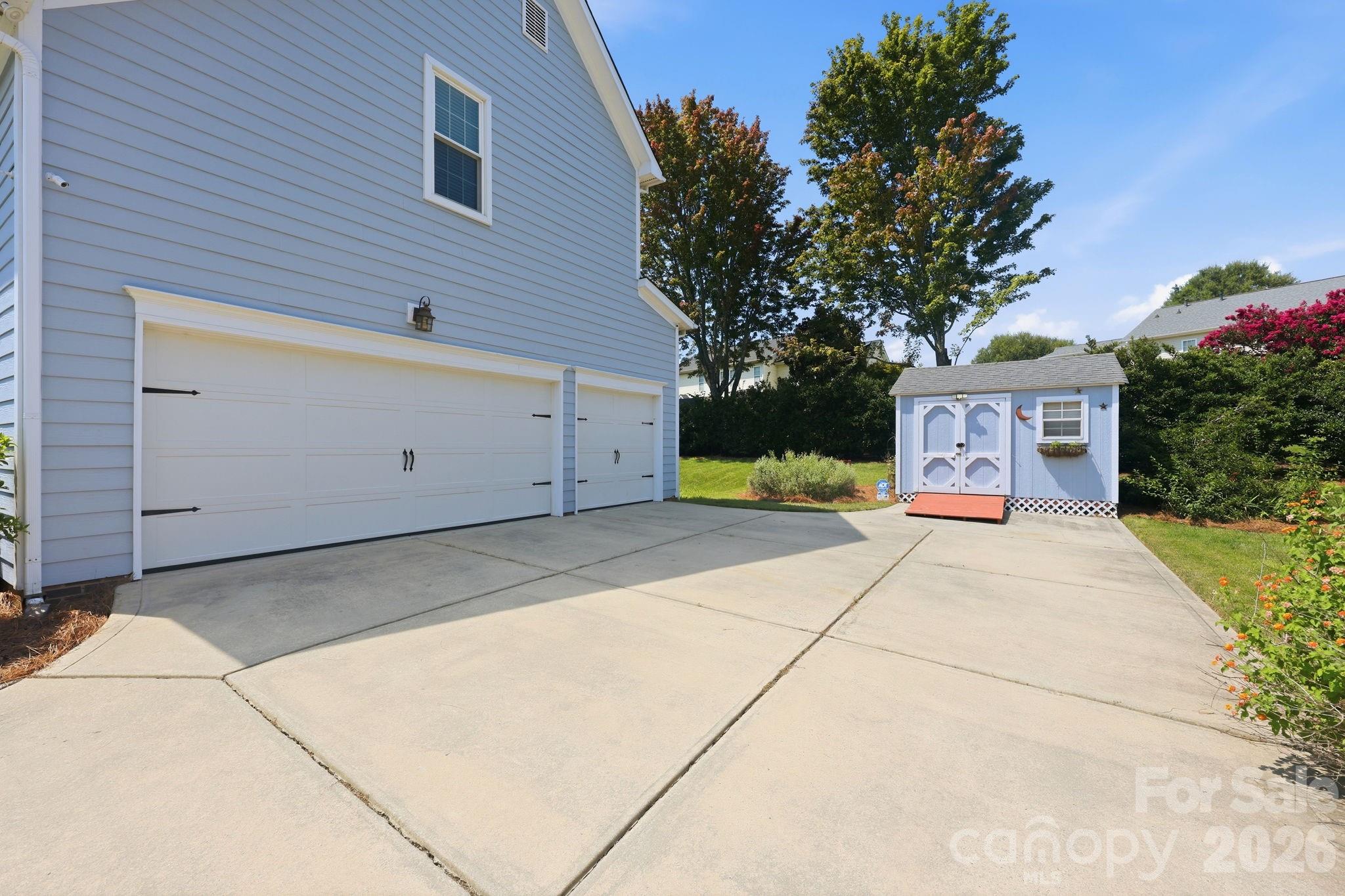 5601 Underwood Avenue Property Photo 38