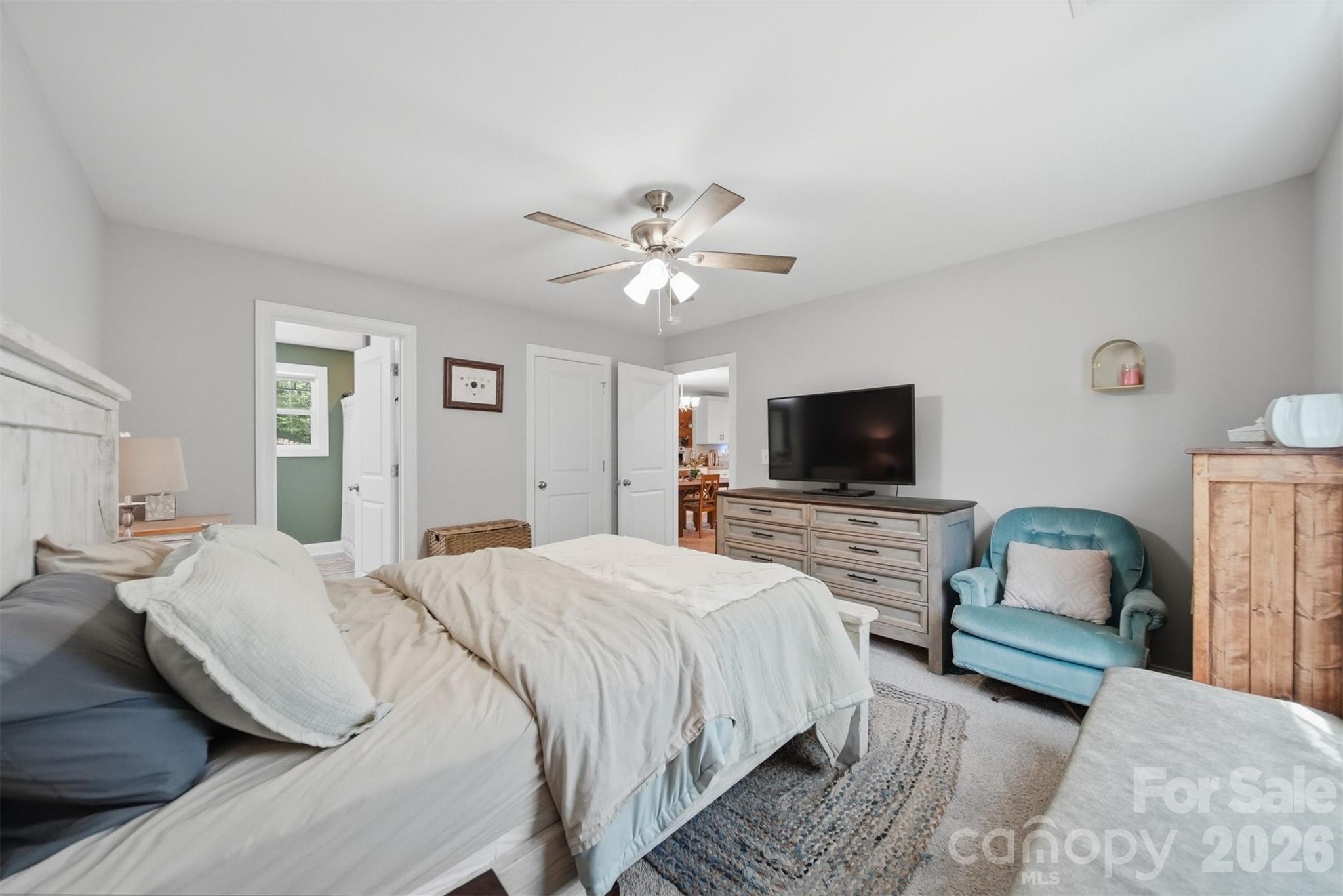 2370 Ellen Street Property Photo 14