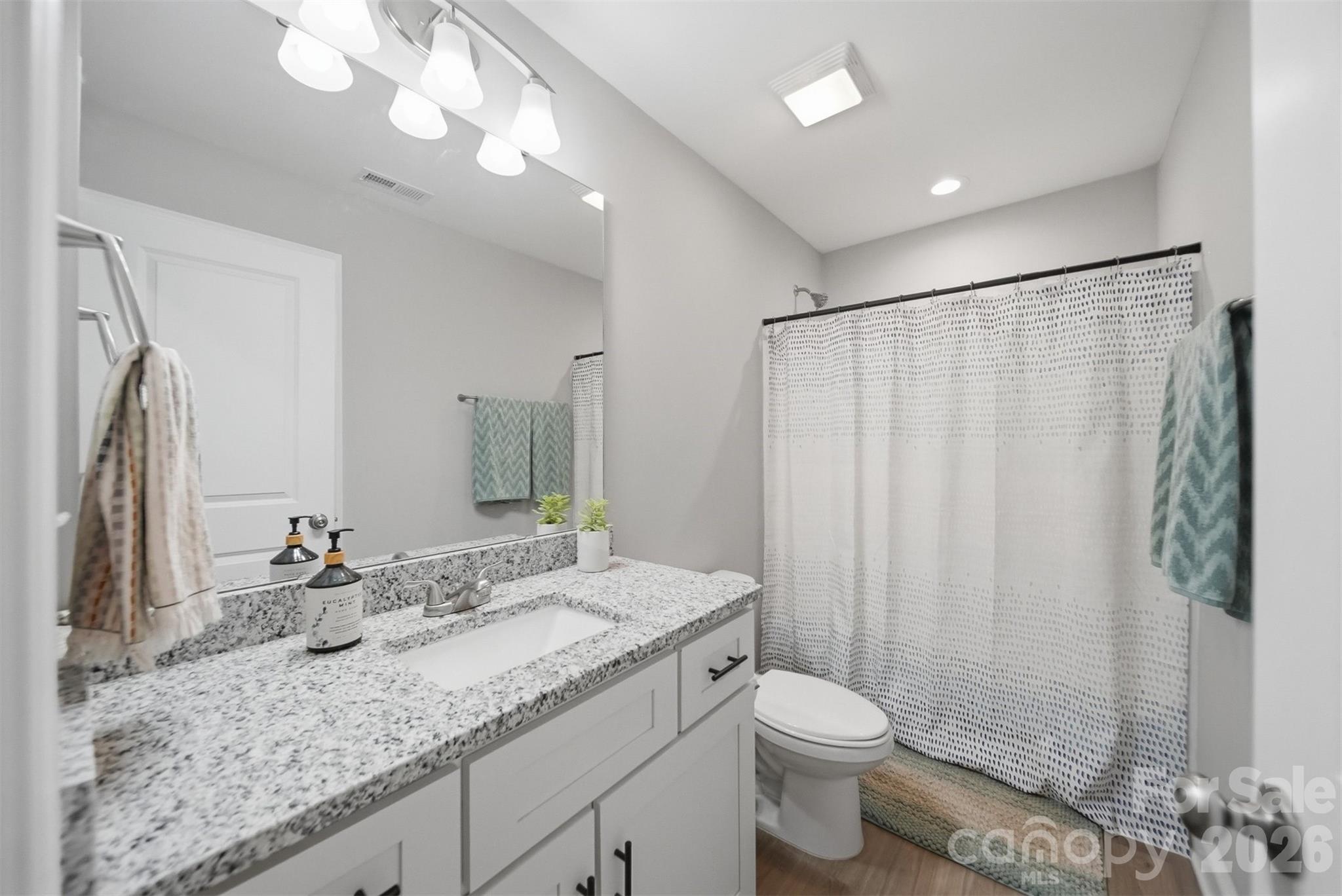 2370 Ellen Street Property Photo 20