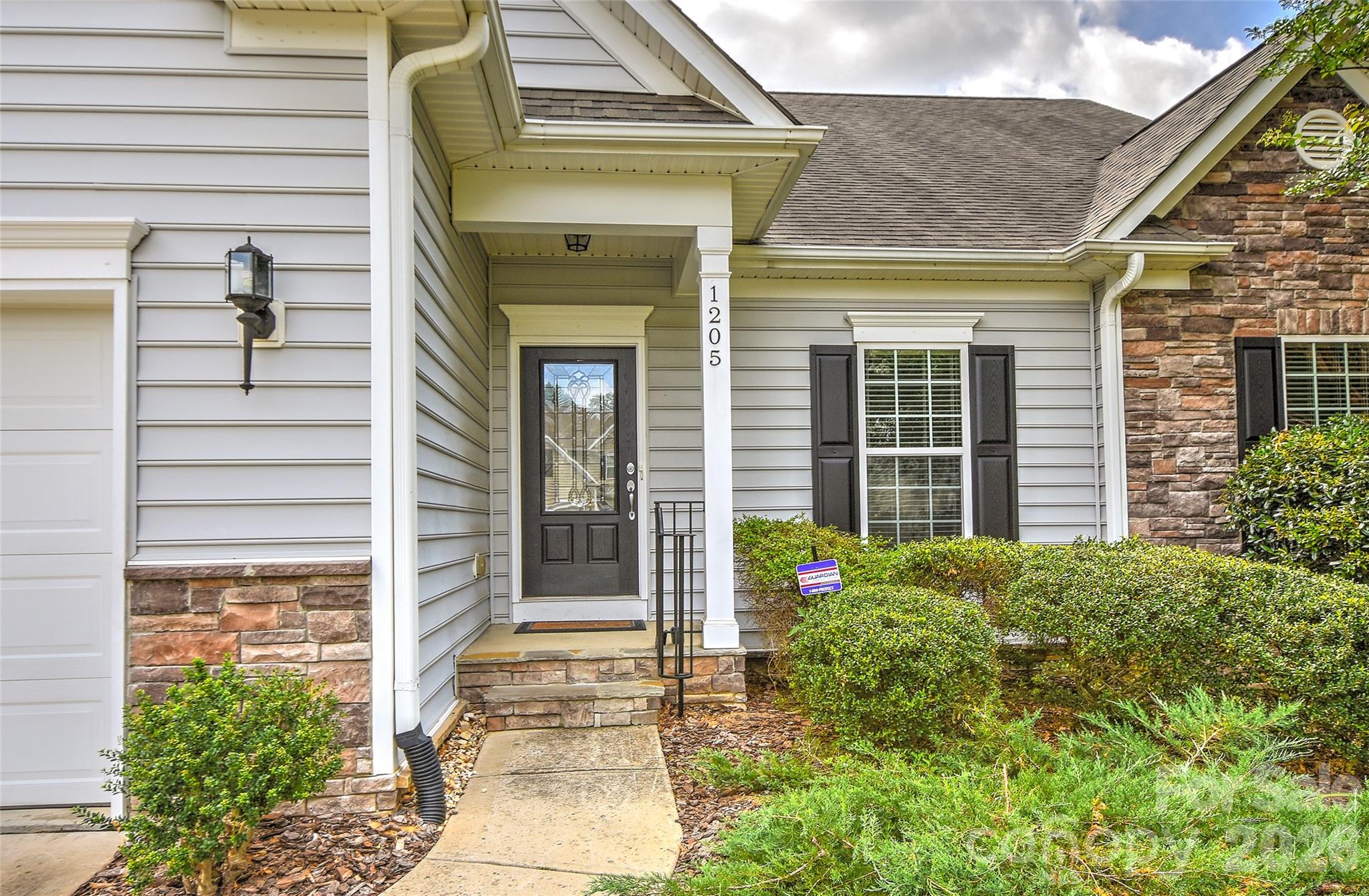 1205 Williamstown Road Property Photo 2