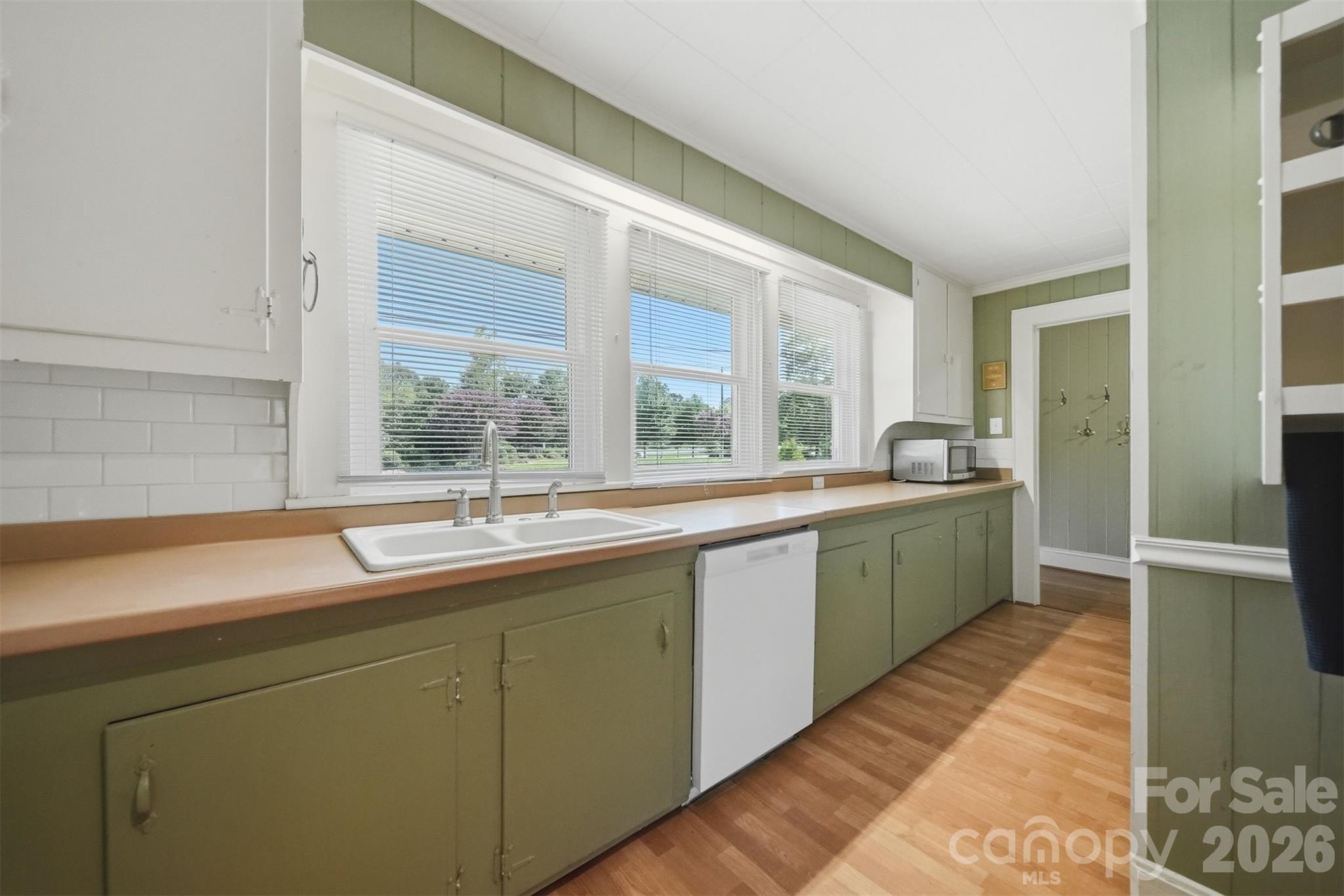 321 16th Avenue Property Photo 6
