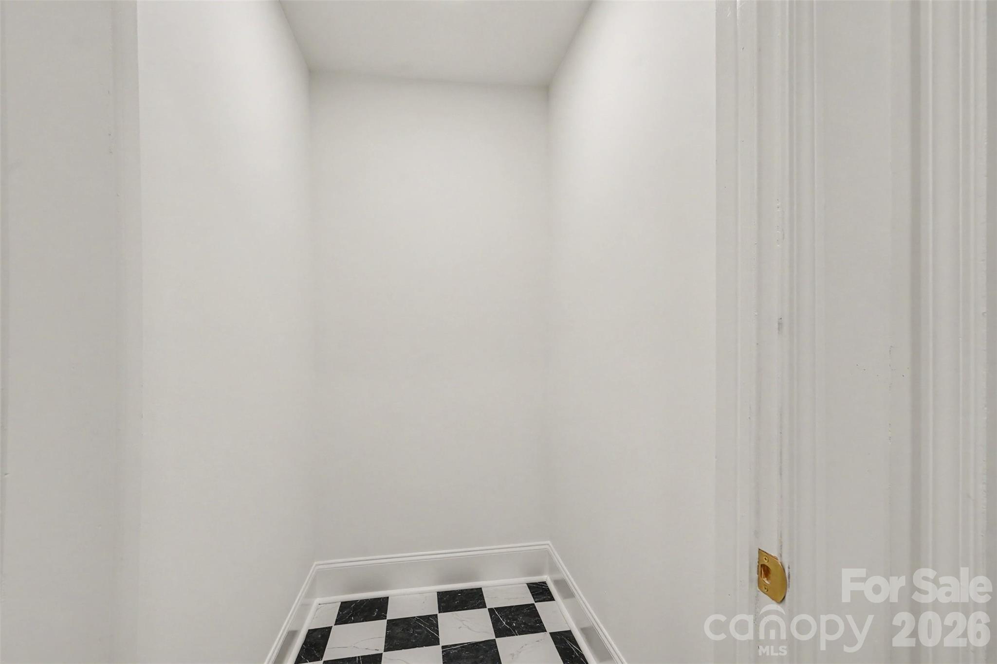 601 Marion Sims Drive Property Photo 8
