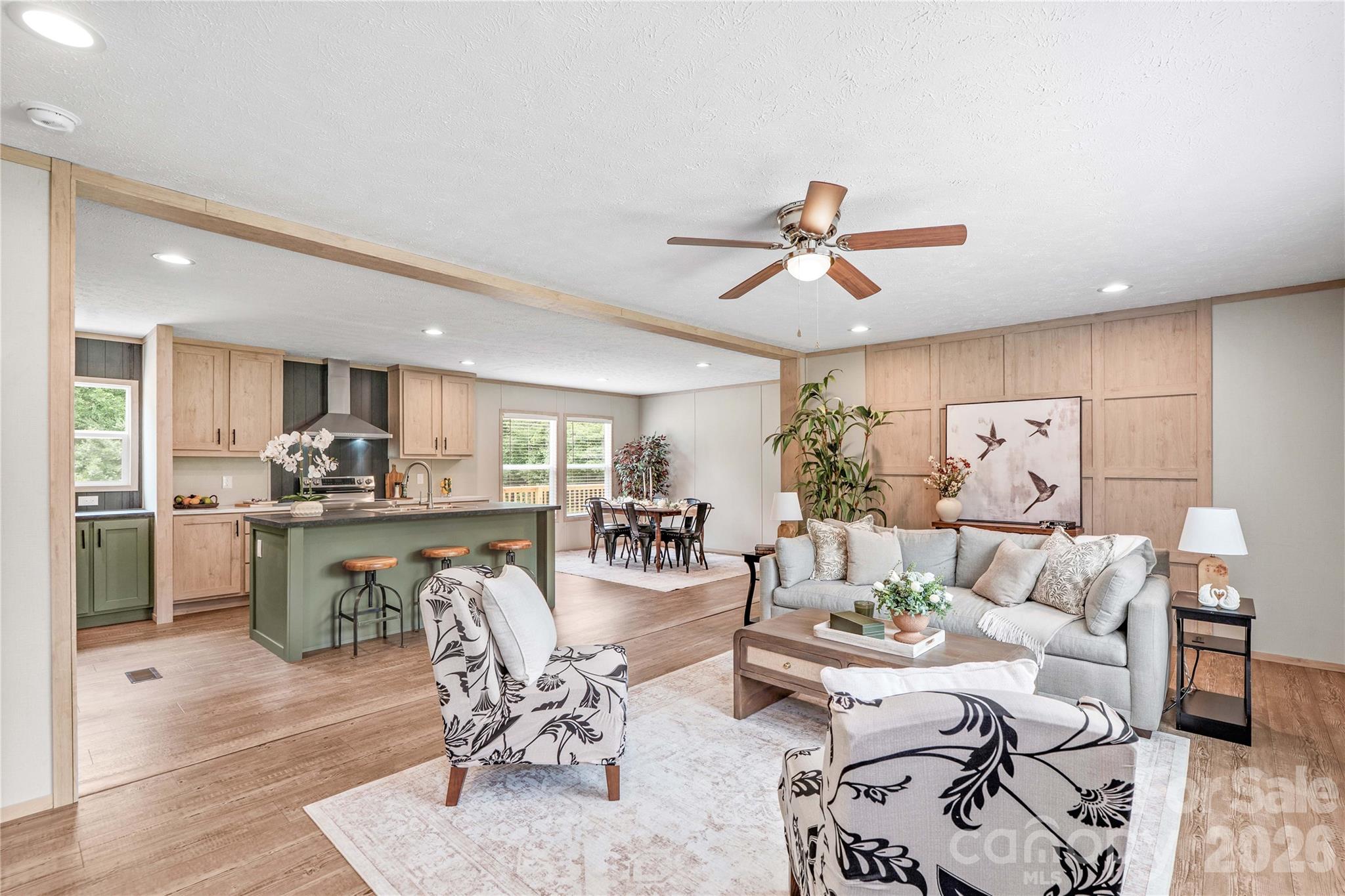 1080 E Memorial Highway Property Photo 4