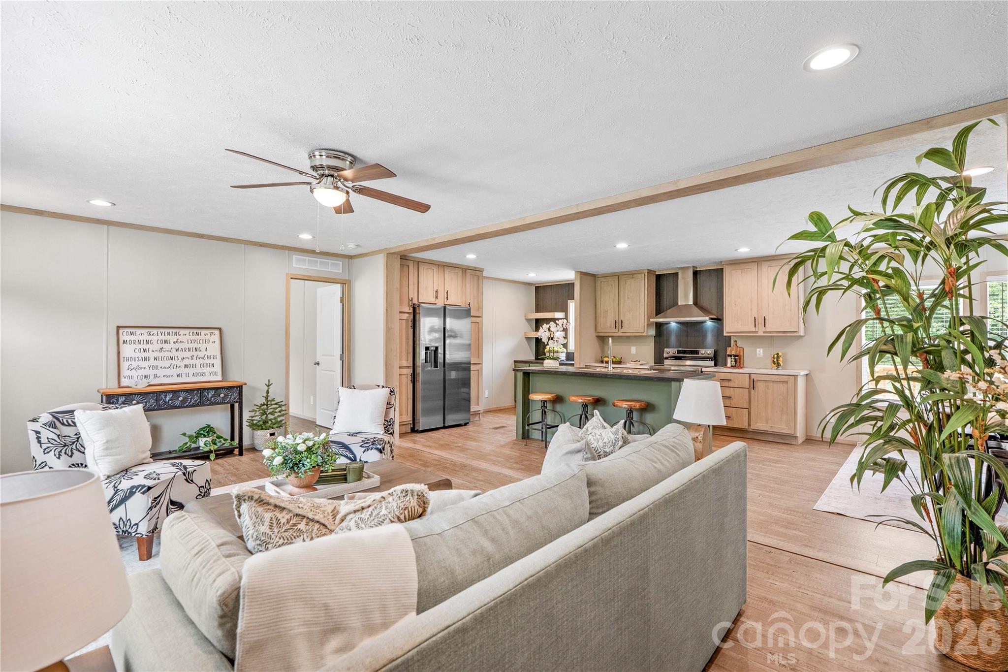 1080 E Memorial Highway Property Photo 5
