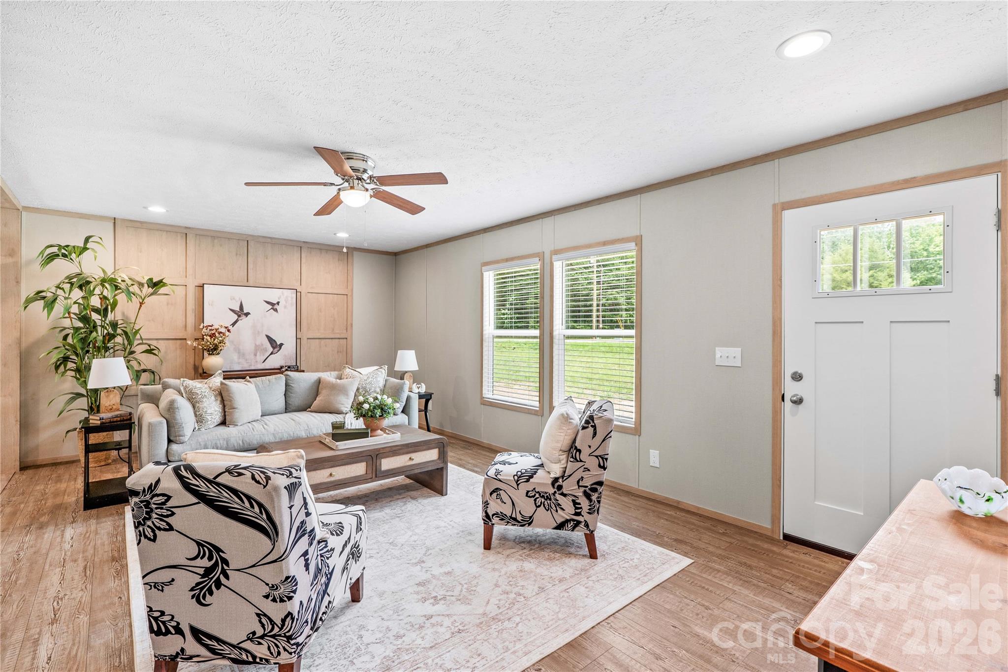 1080 E Memorial Highway Property Photo 6