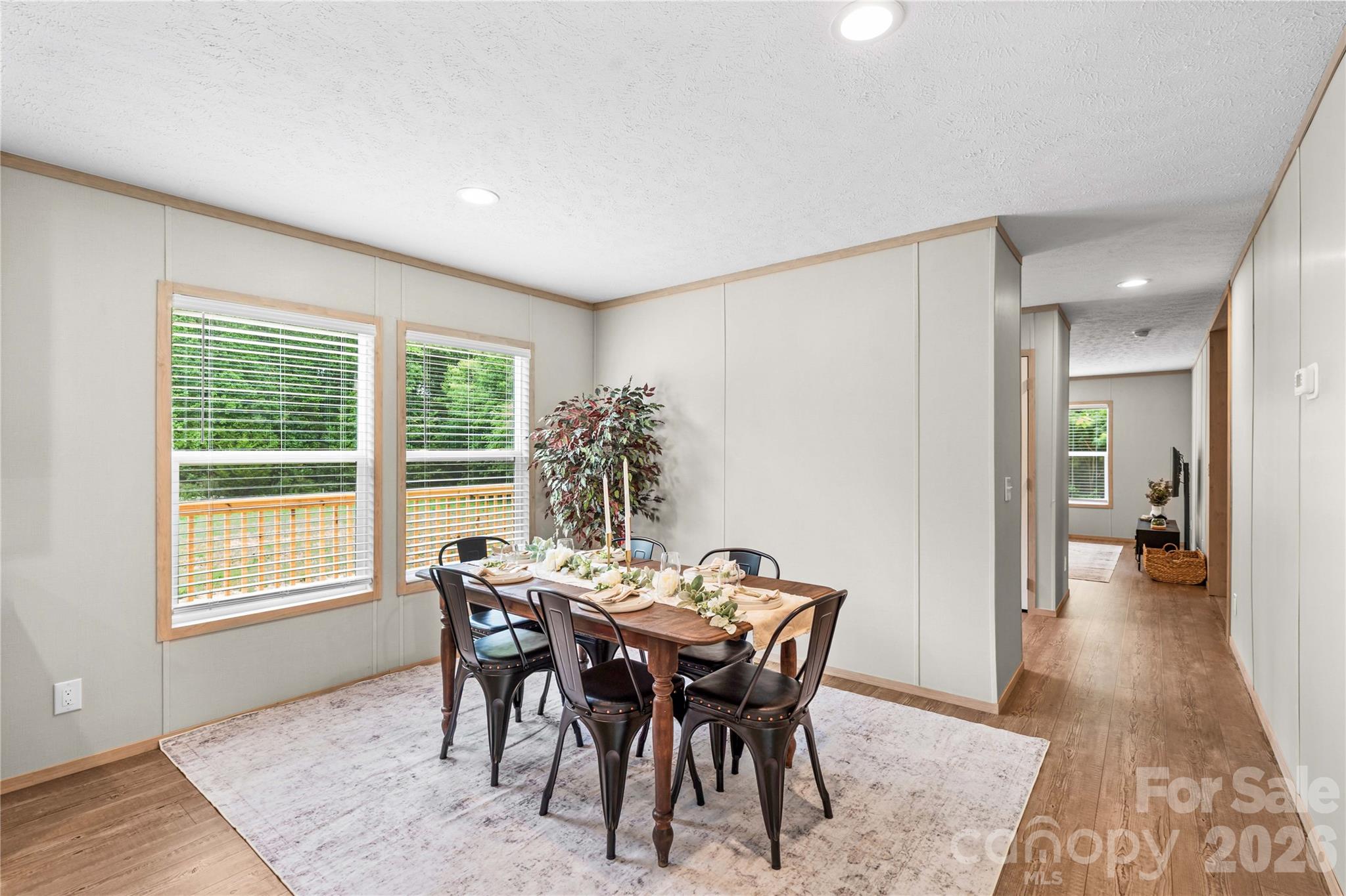 1080 E Memorial Highway Property Photo 7
