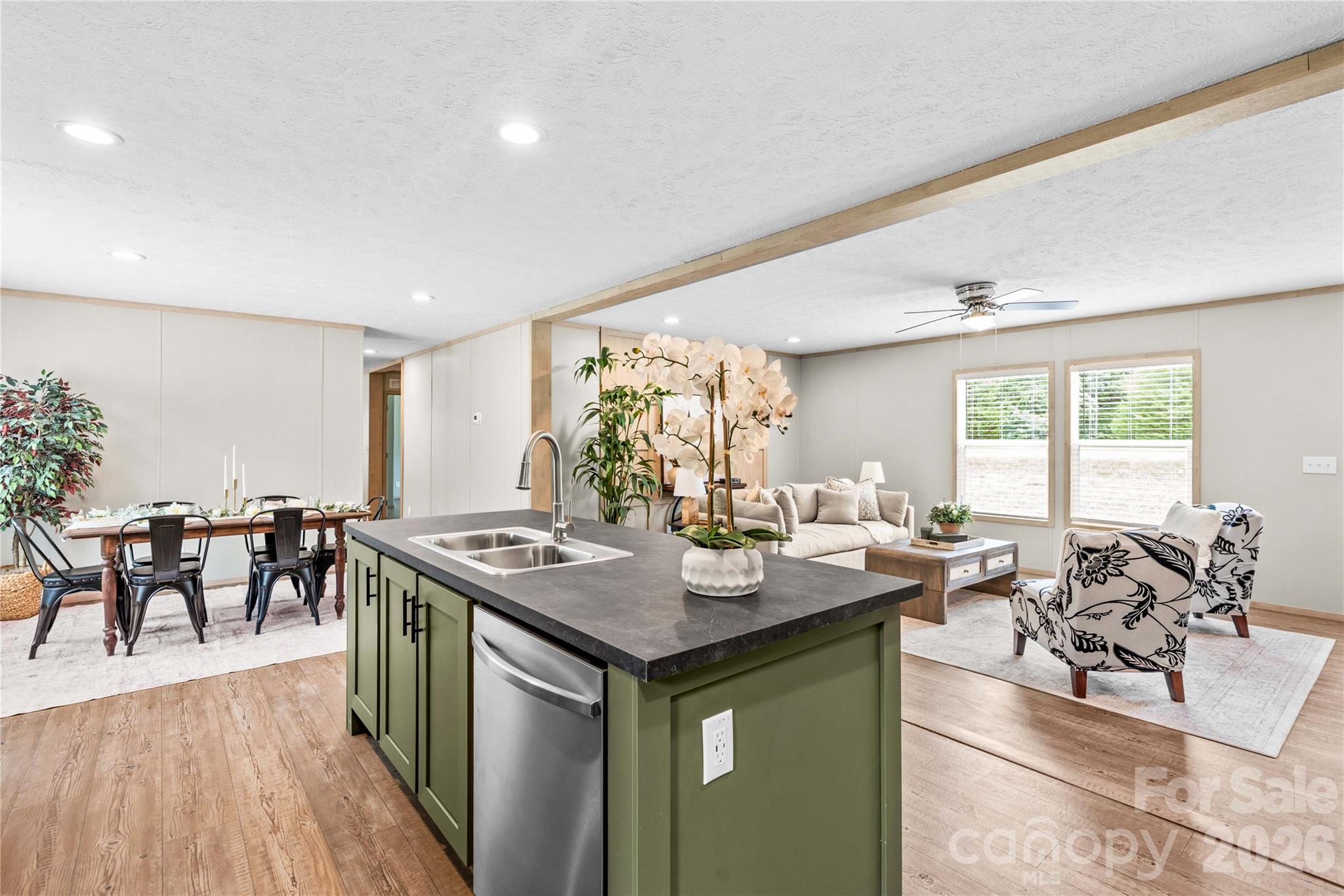 1080 E Memorial Highway Property Photo 13