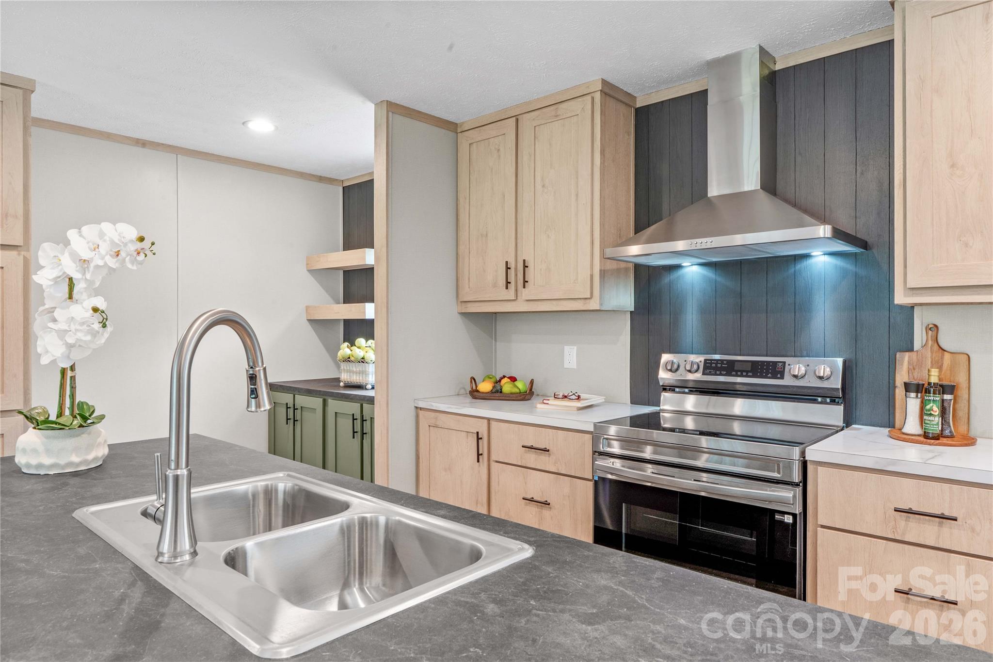 1080 E Memorial Highway Property Photo 14