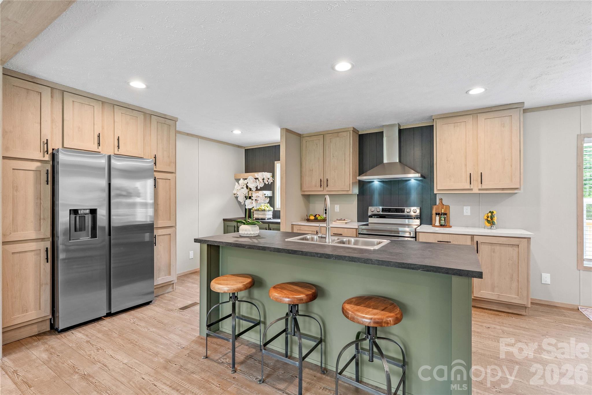 1080 E Memorial Highway Property Photo 15