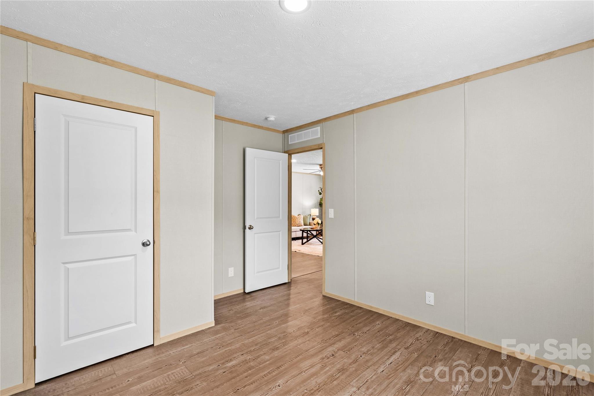 1080 E Memorial Highway Property Photo 29