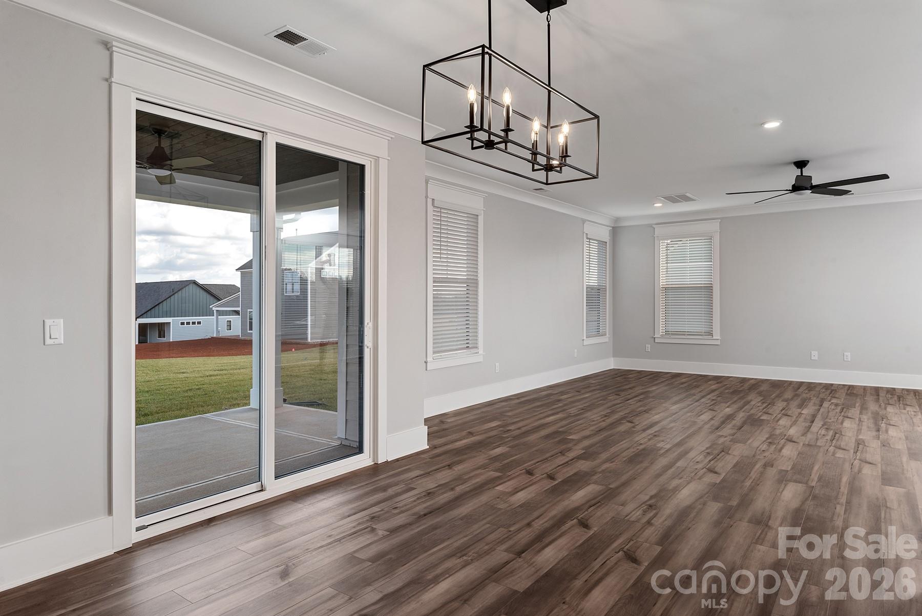 2092 Fordhill Street Property Photo 17