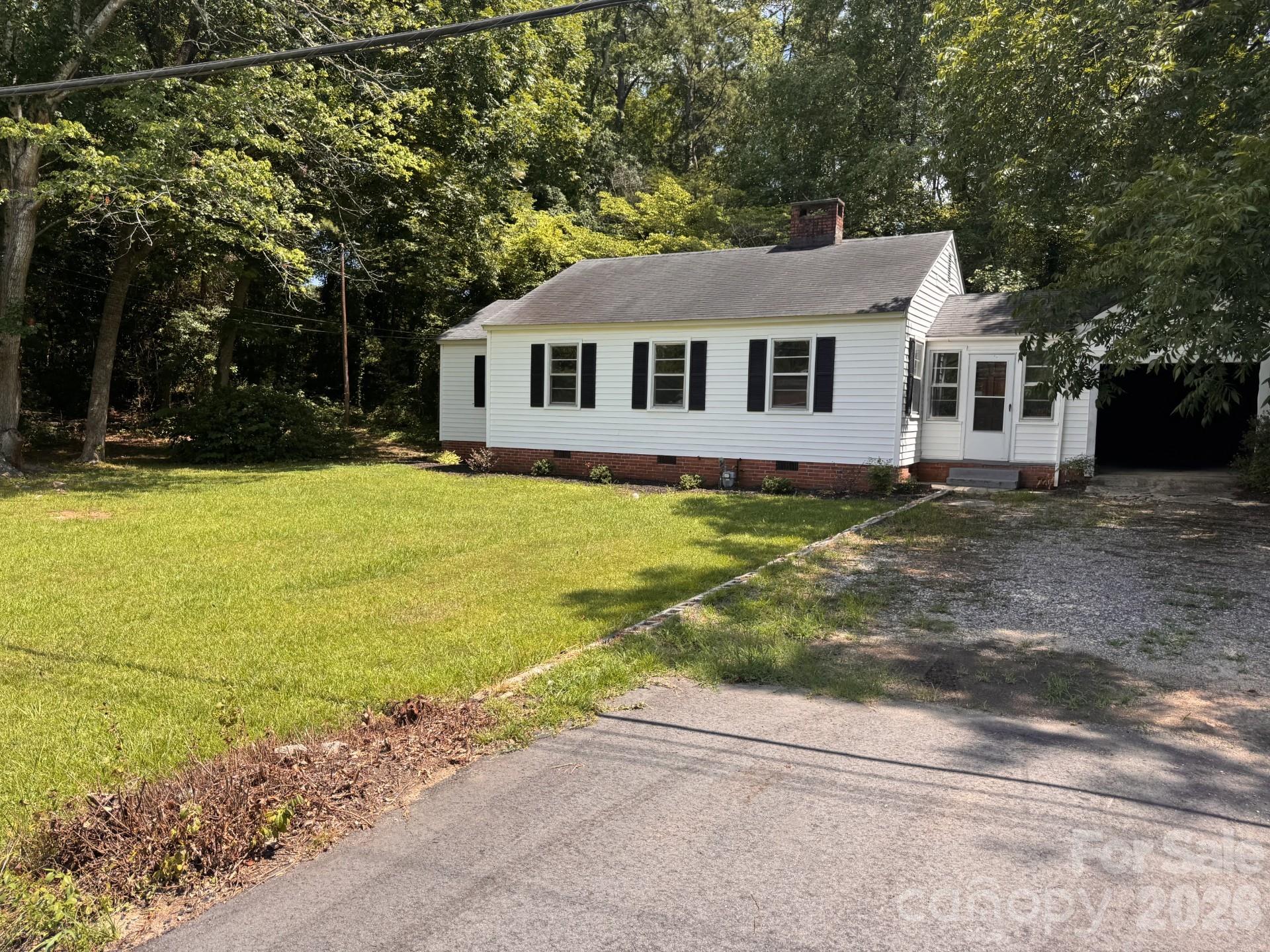 1250 Hampton Grace Avenue Property Photo 2
