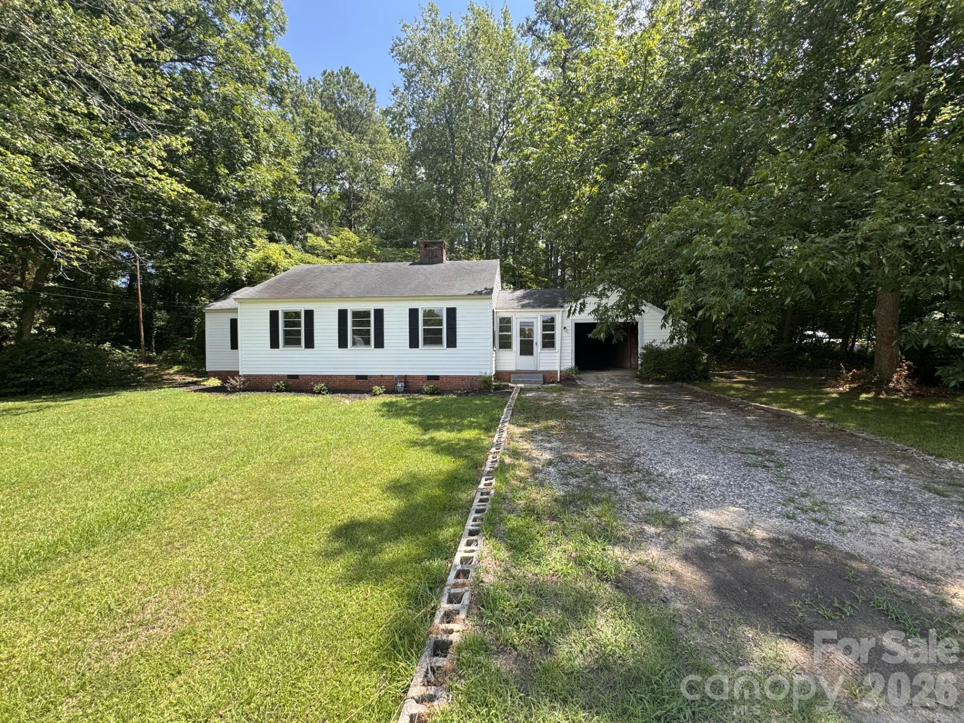 1250 Hampton Grace Avenue Property Photo 3