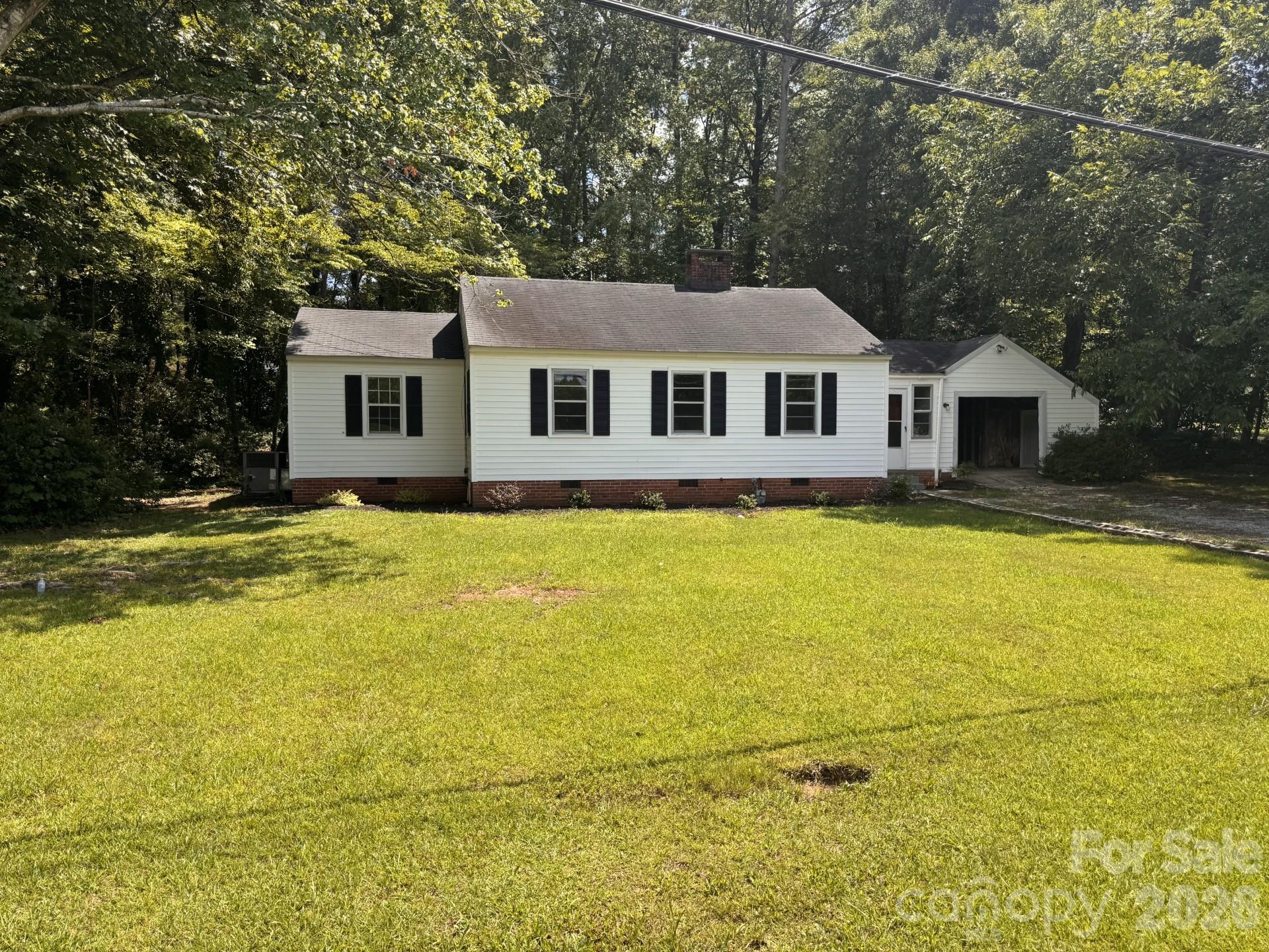 1250 Hampton Grace Avenue Property Photo 4