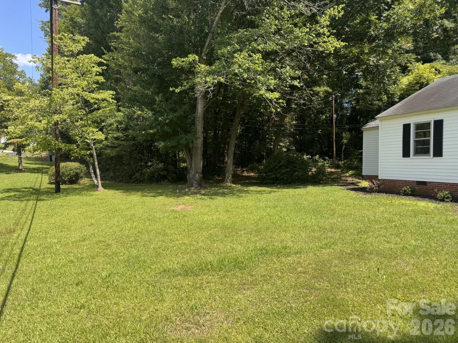 1250 Hampton Grace Avenue Property Photo 5