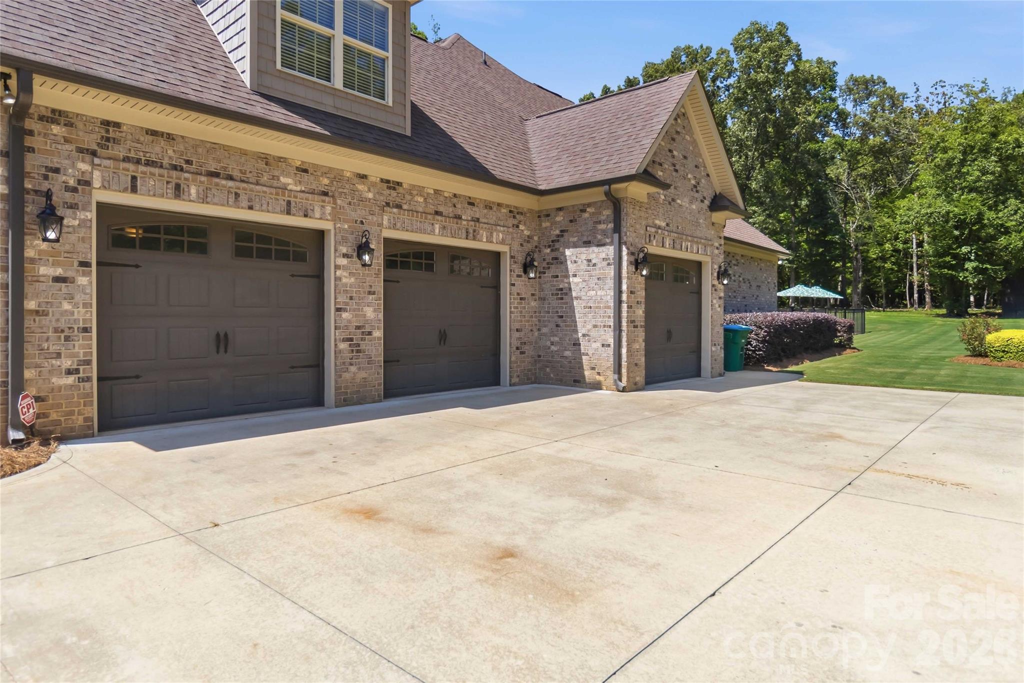 1017 Biggers Farm Court Property Photo 4