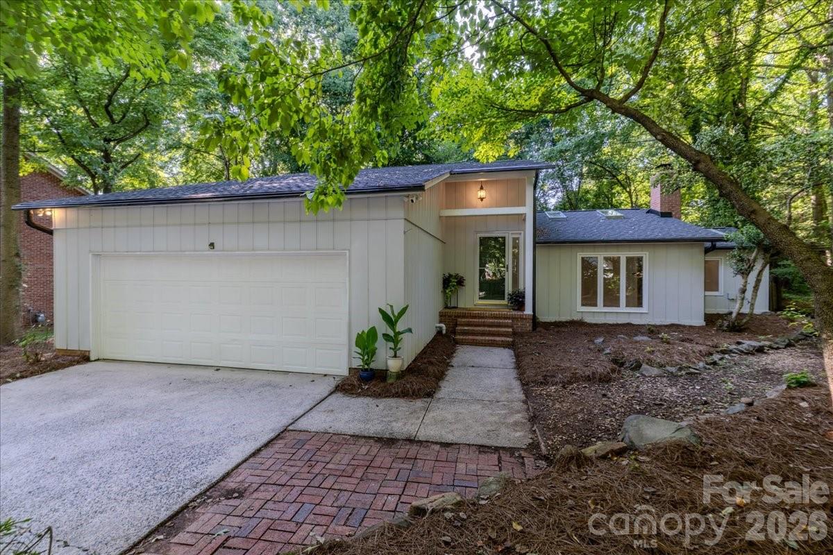 1107 Spring Fall Court Property Photo 1