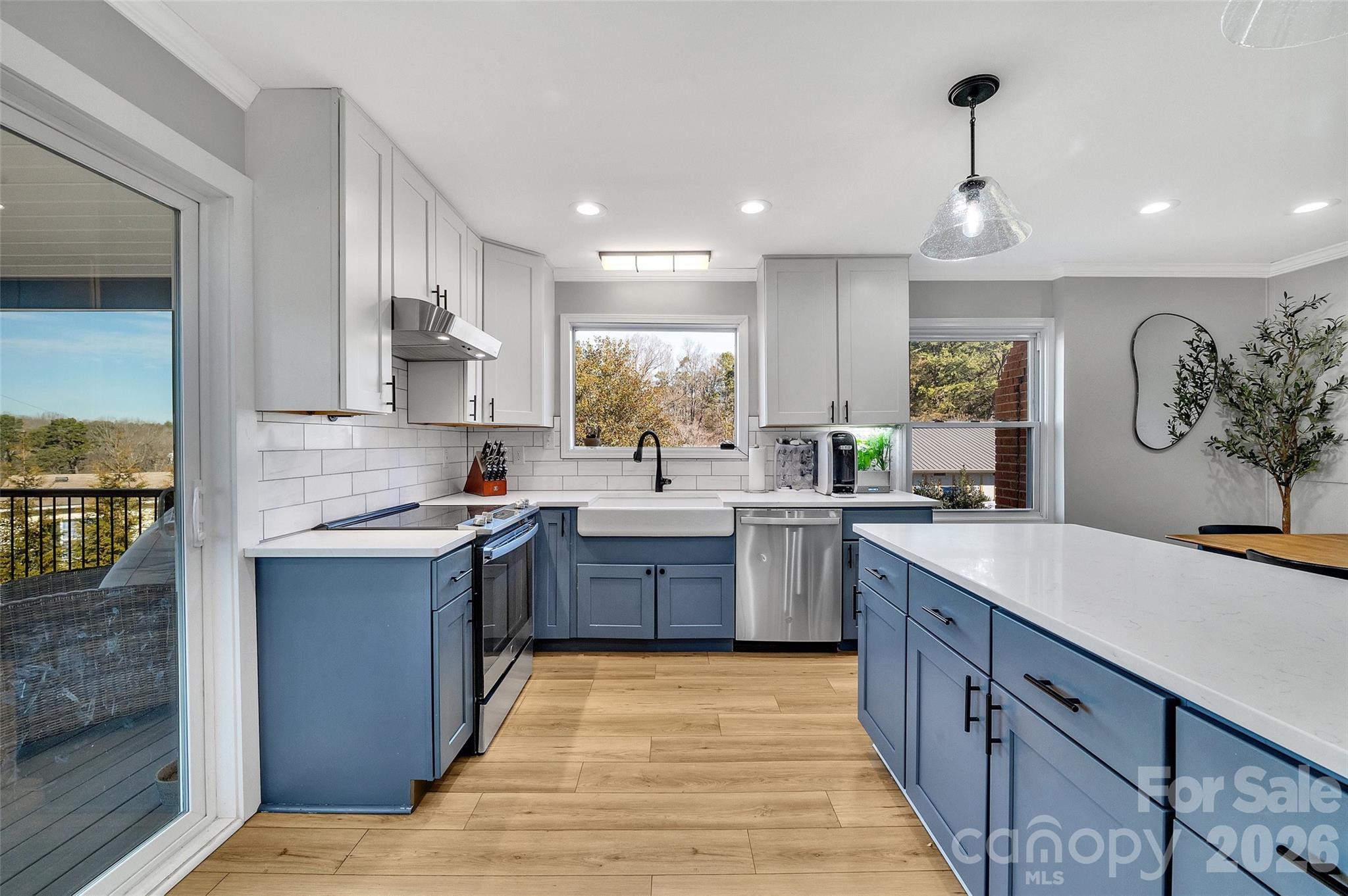 3433 Grey Road Property Photo 6