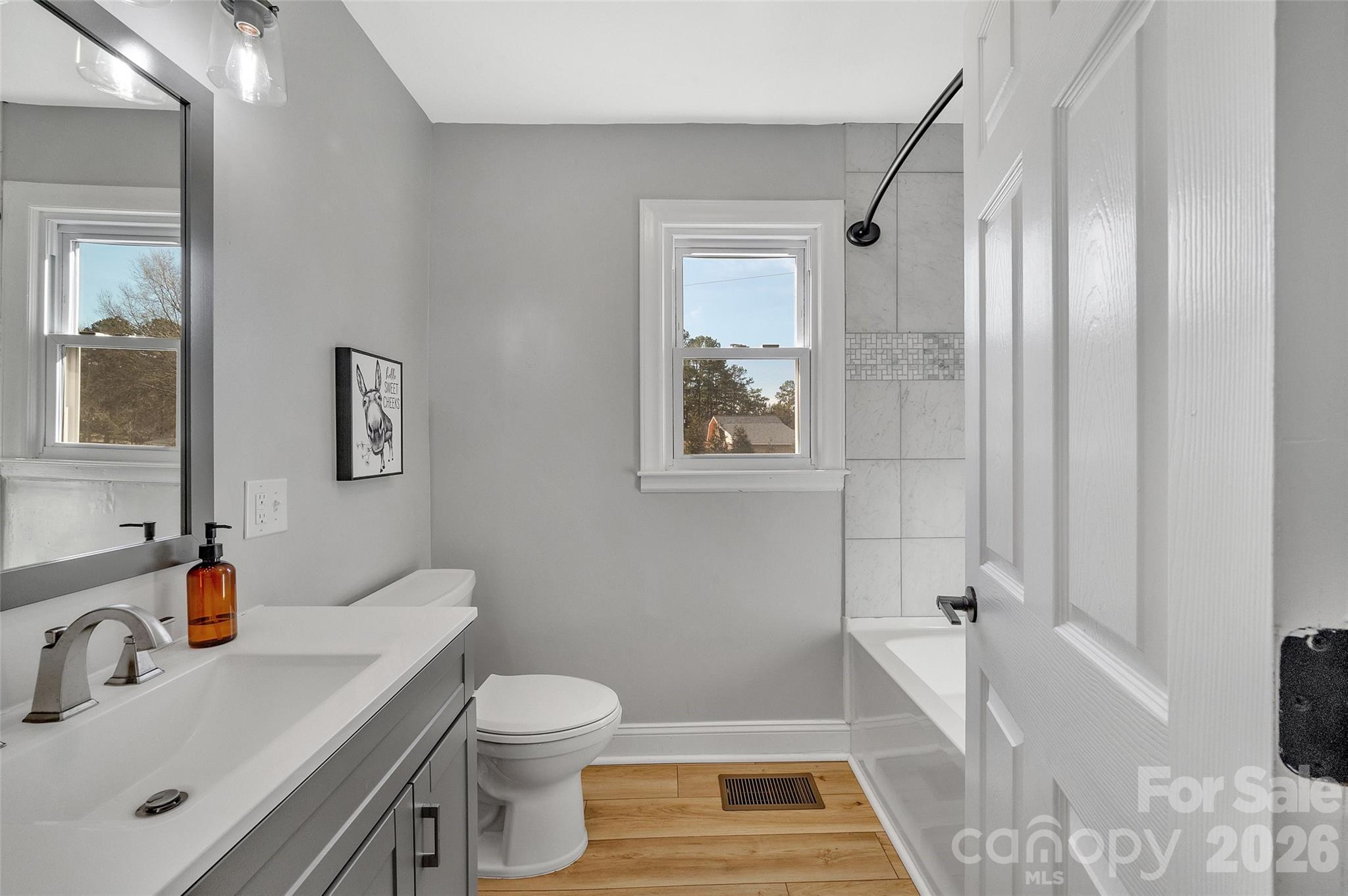 3433 Grey Road Property Photo 9