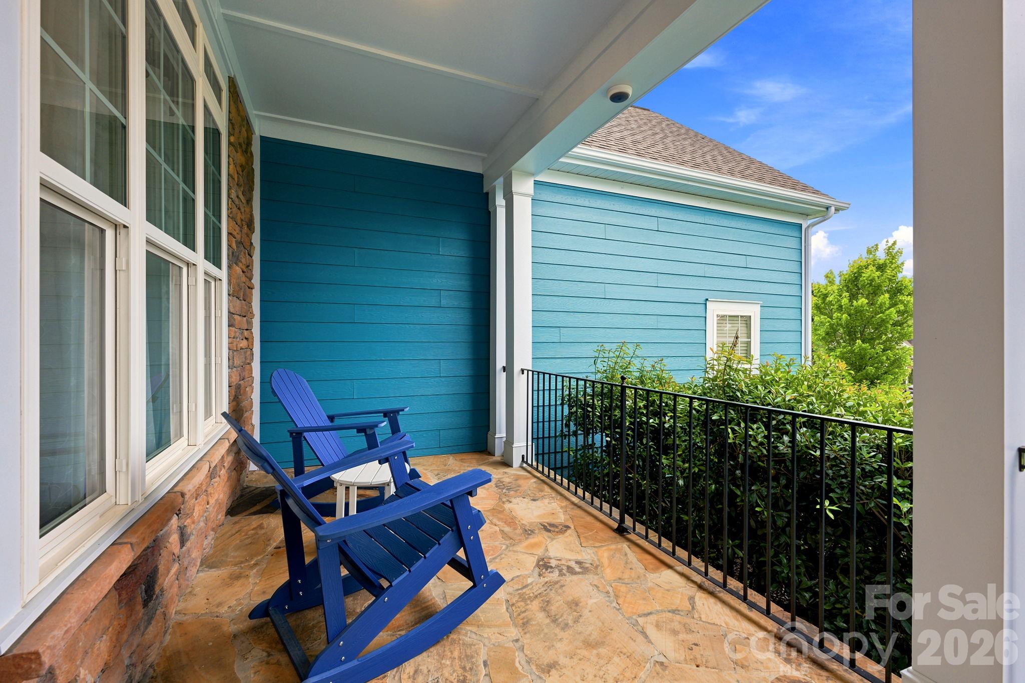 6957 Pin Oaks Drive Property Photo 4