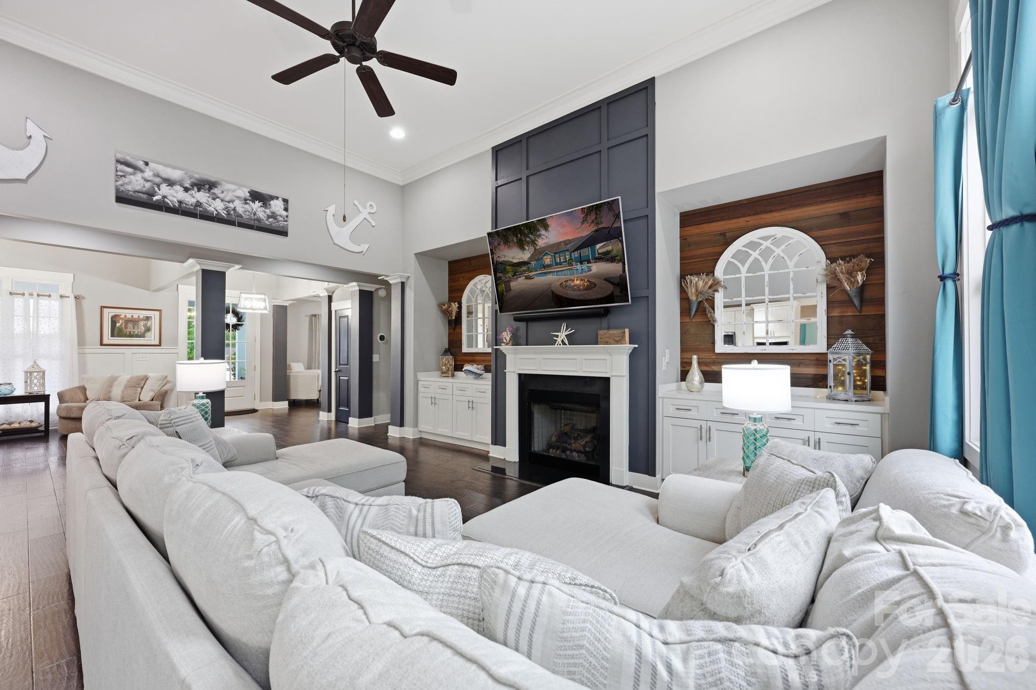6957 Pin Oaks Drive Property Photo 8