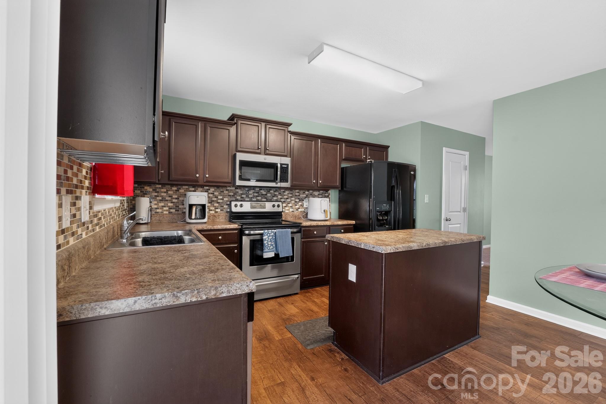 6937 Savannah Springs Drive Property Photo 12