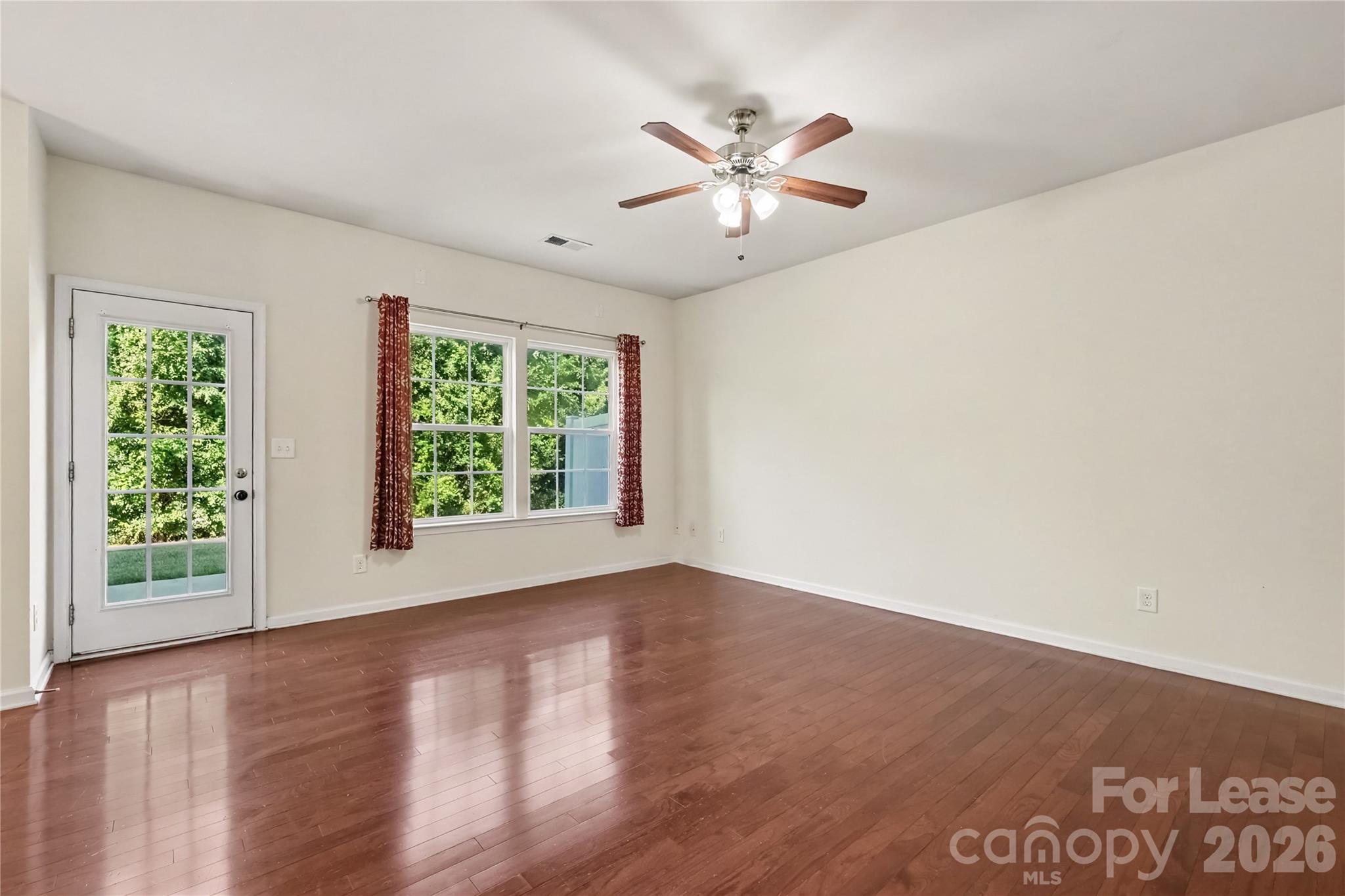 4404741 Property Photo 11