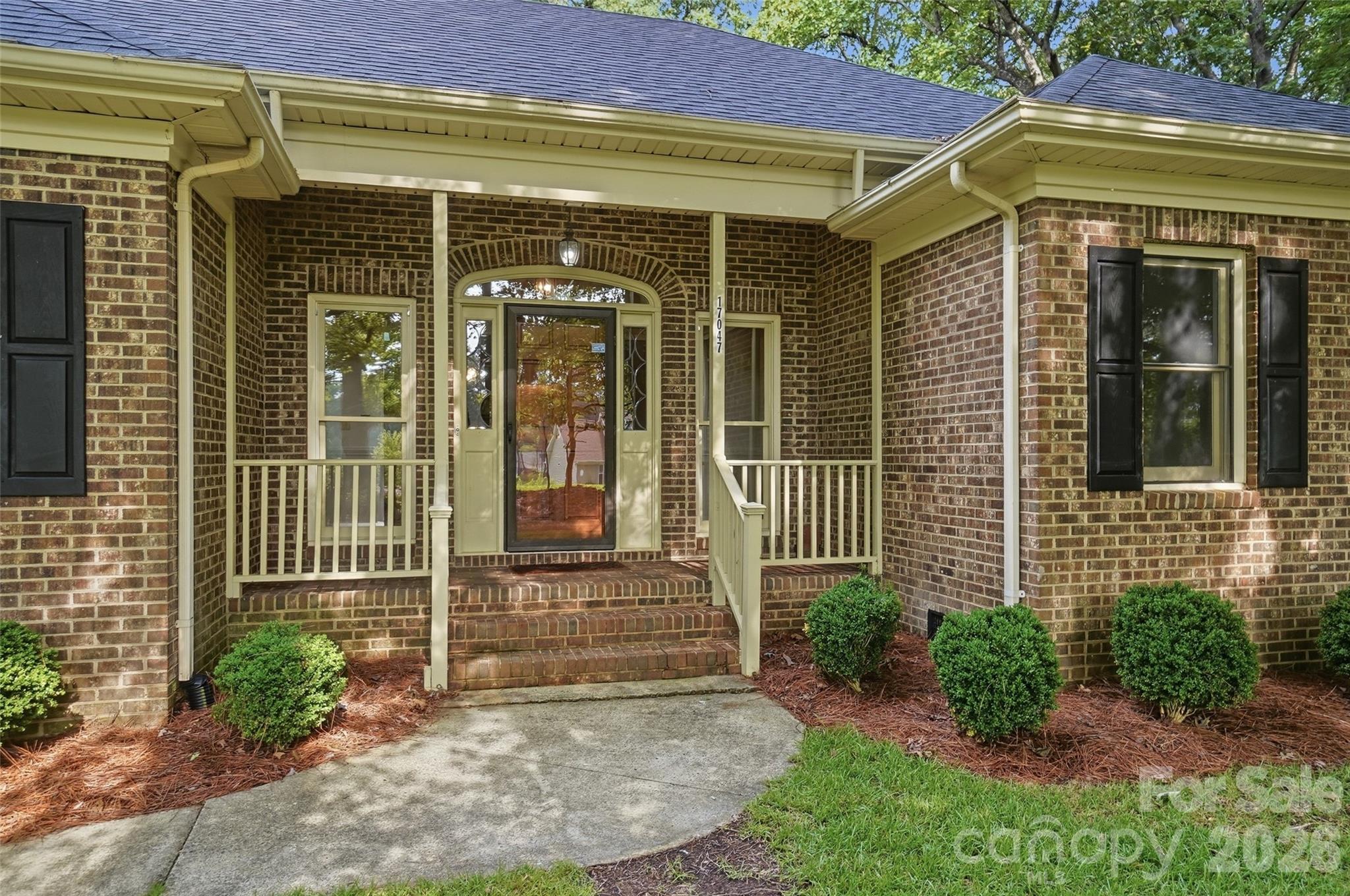 17047 Pond Road Property Photo 2