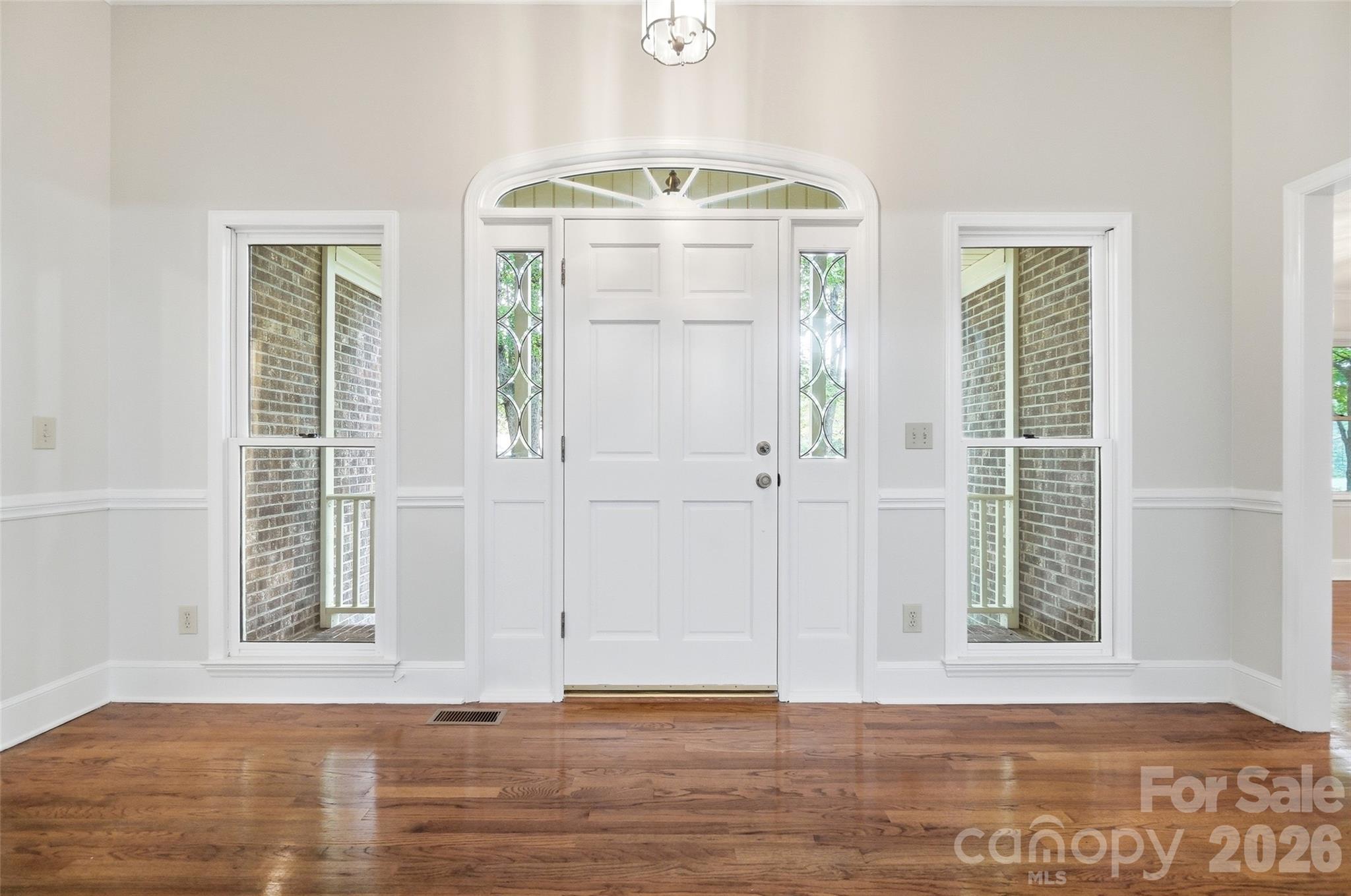 17047 Pond Road Property Photo 3
