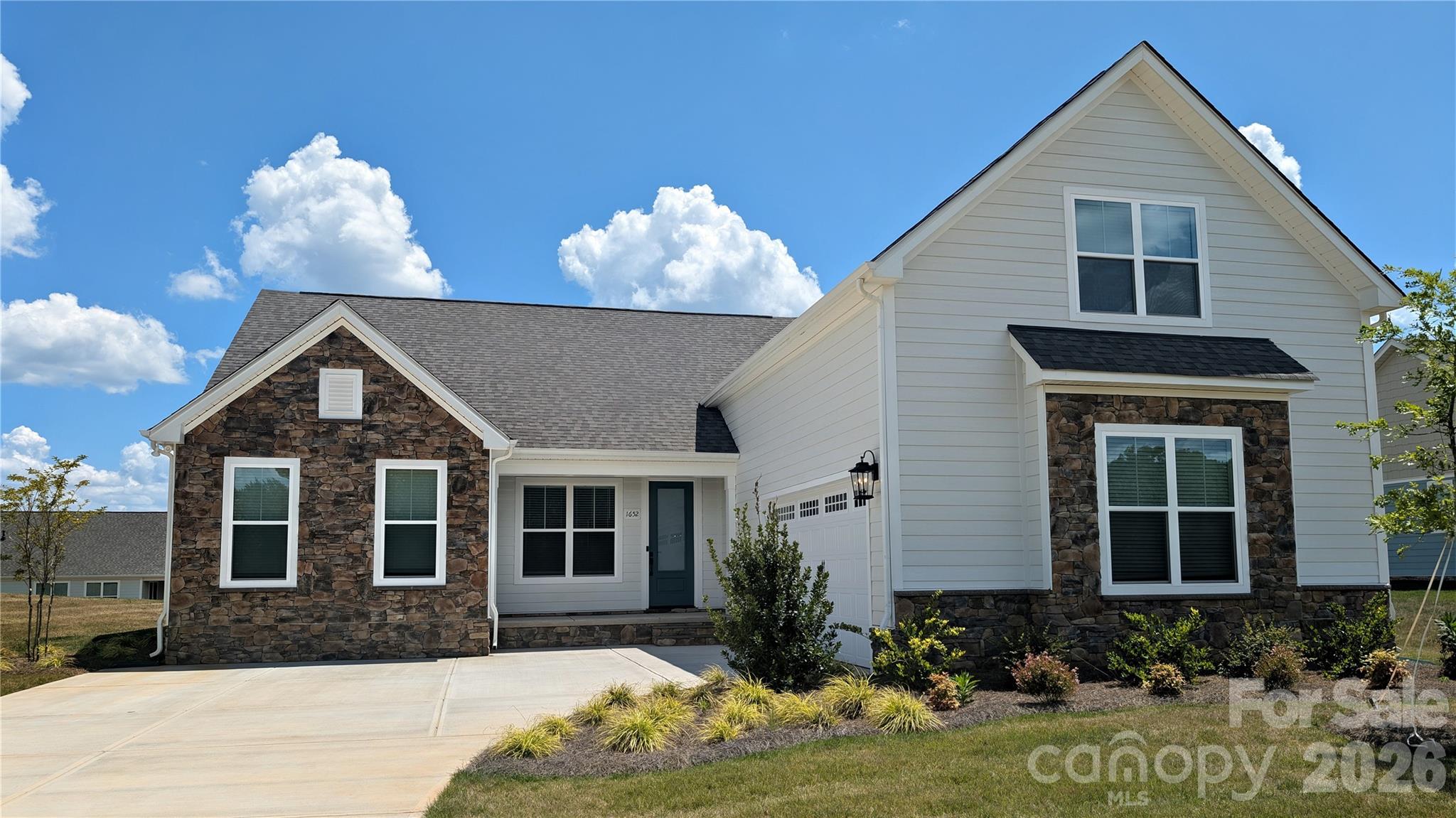 1652 Dresden Drive Property Photo 1