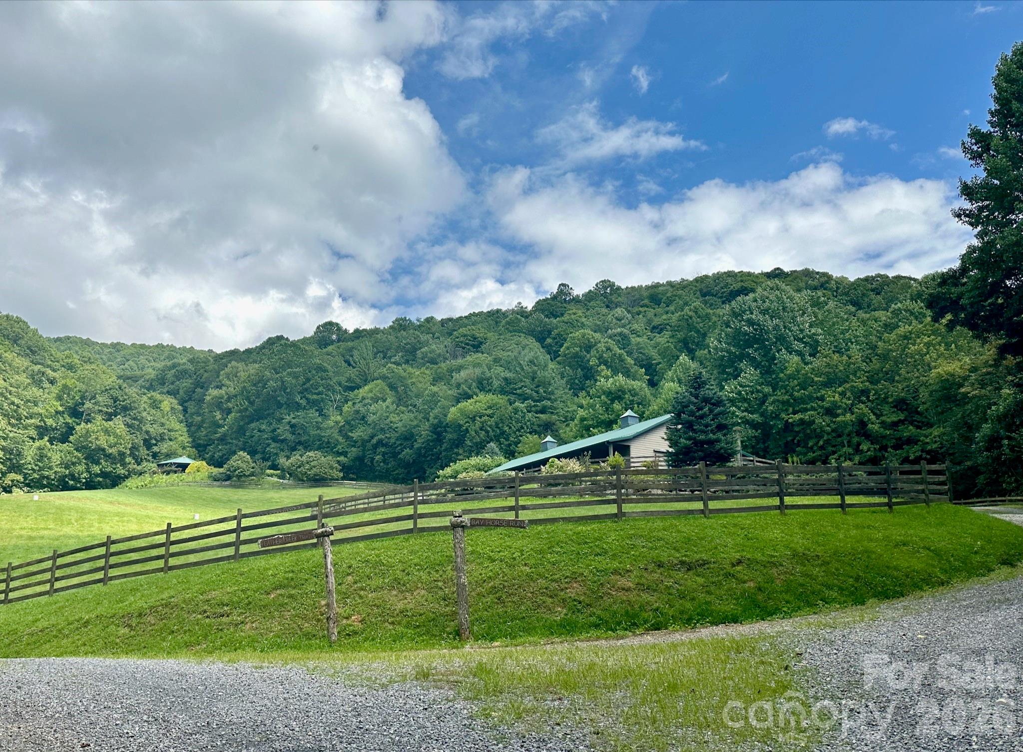 35 Flying Hawk Way Property Photo 7
