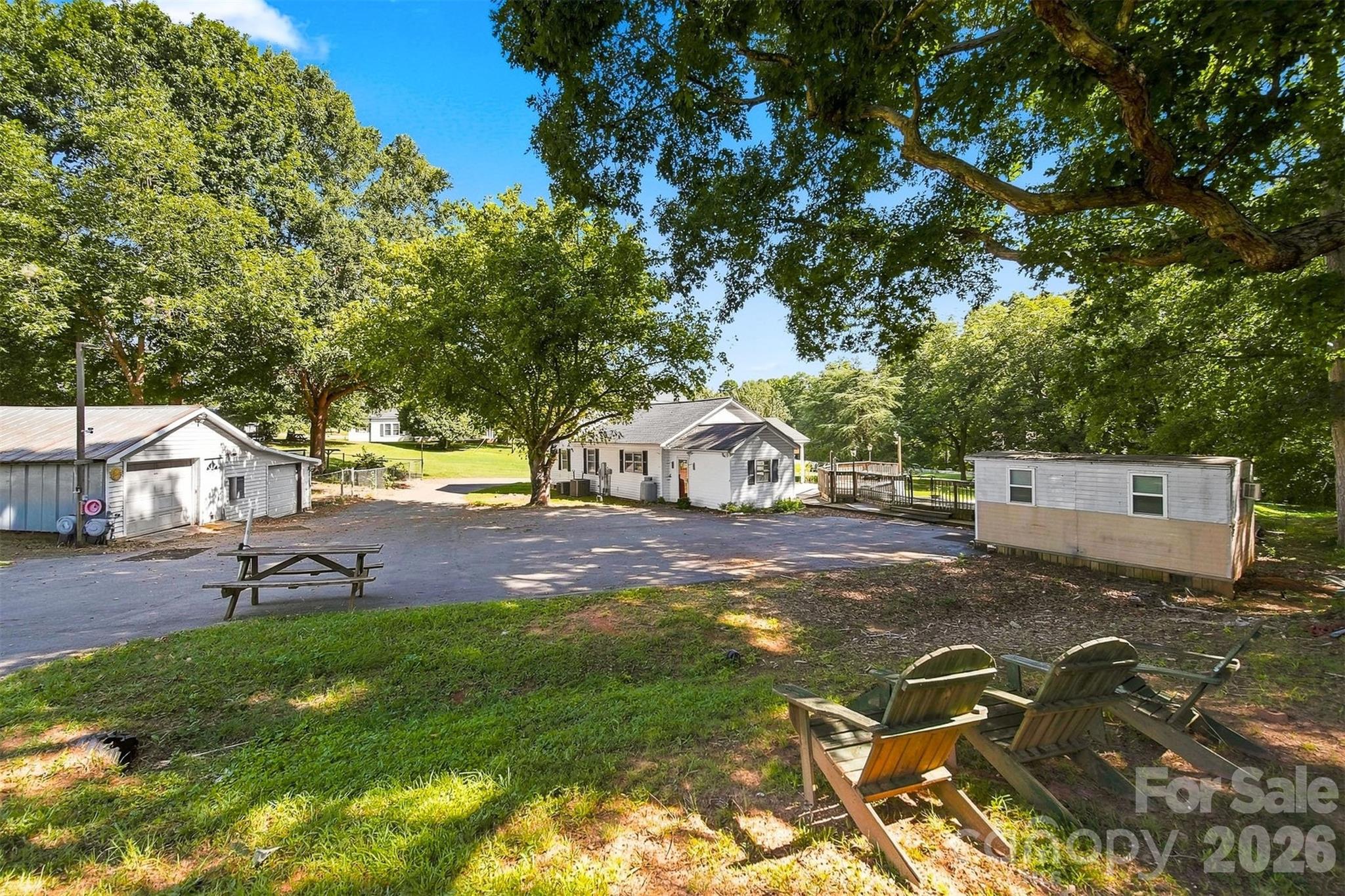 1261 Davis Road Property Photo 3