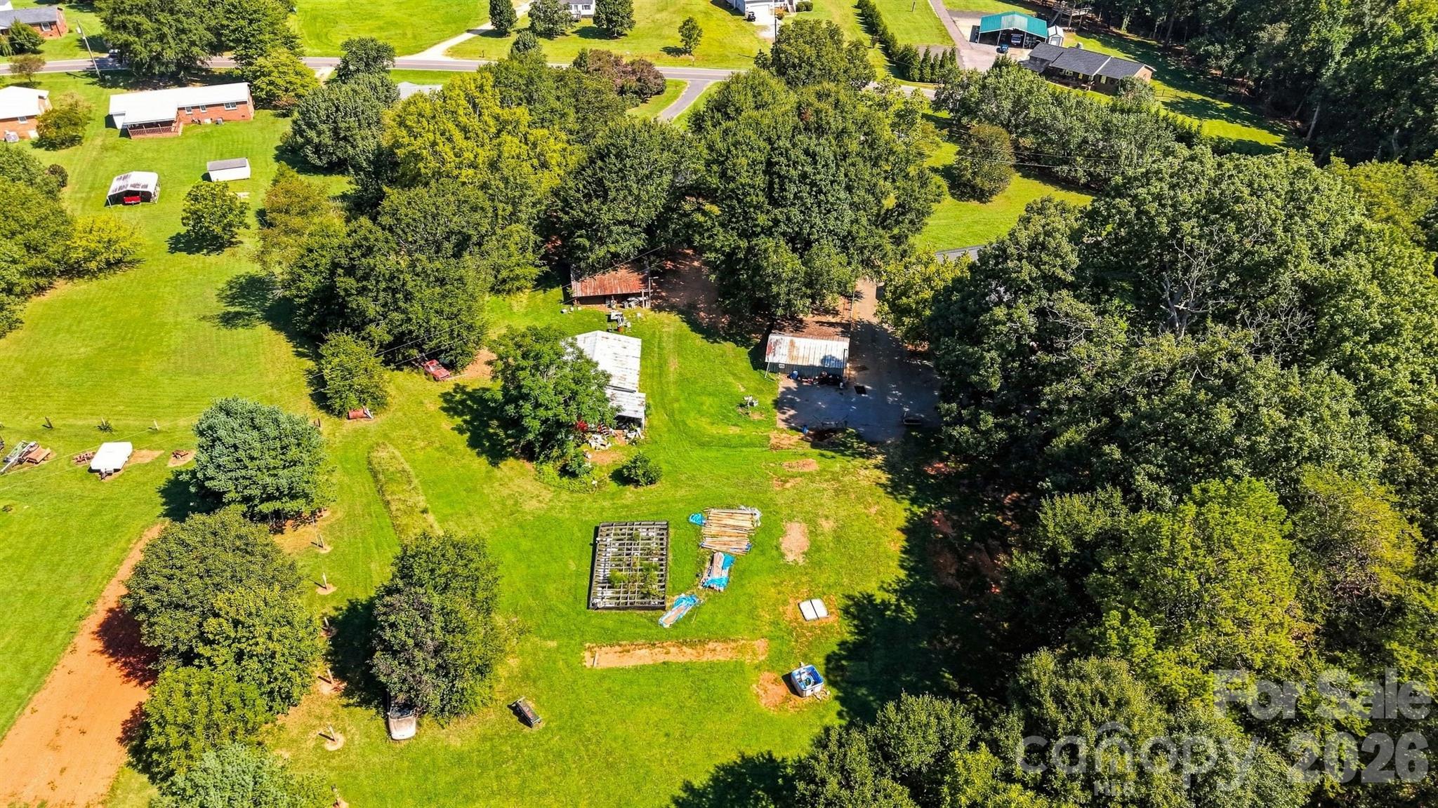 1261 Davis Road Property Photo 4