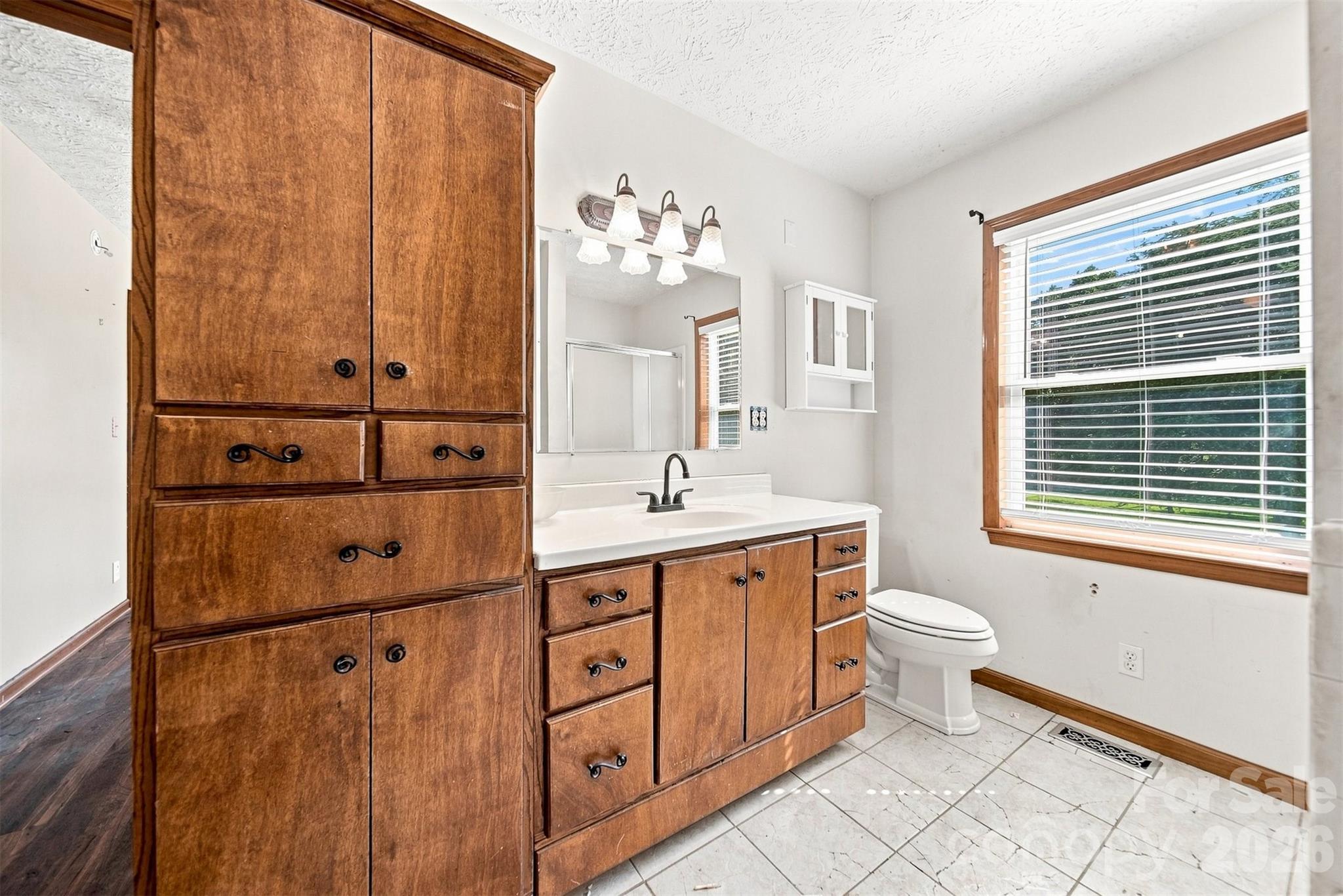 1261 Davis Road Property Photo 16